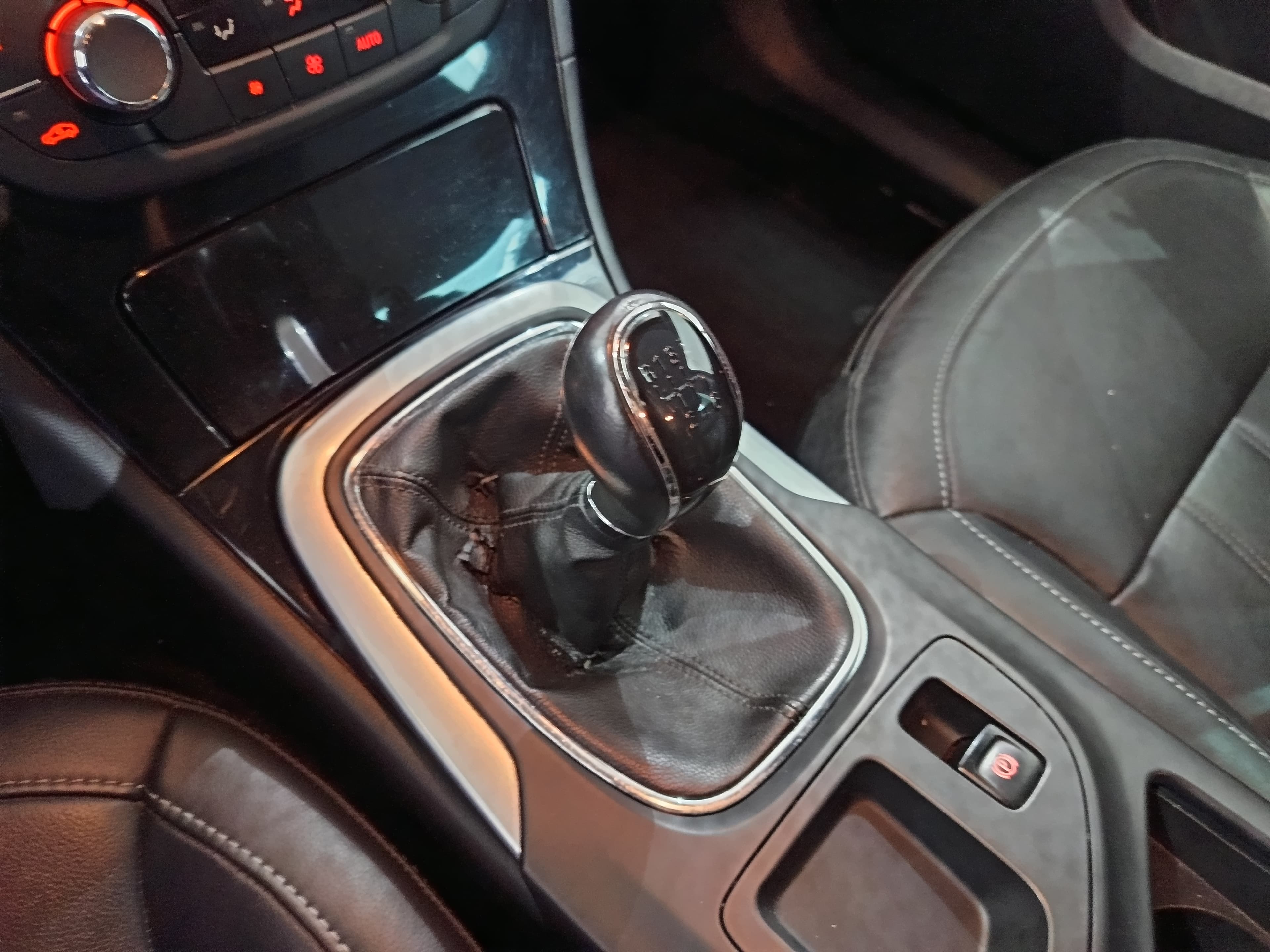 Opel Insígnia Sports Tourer Diesel CDTI · Ano 2010 — imagen 39