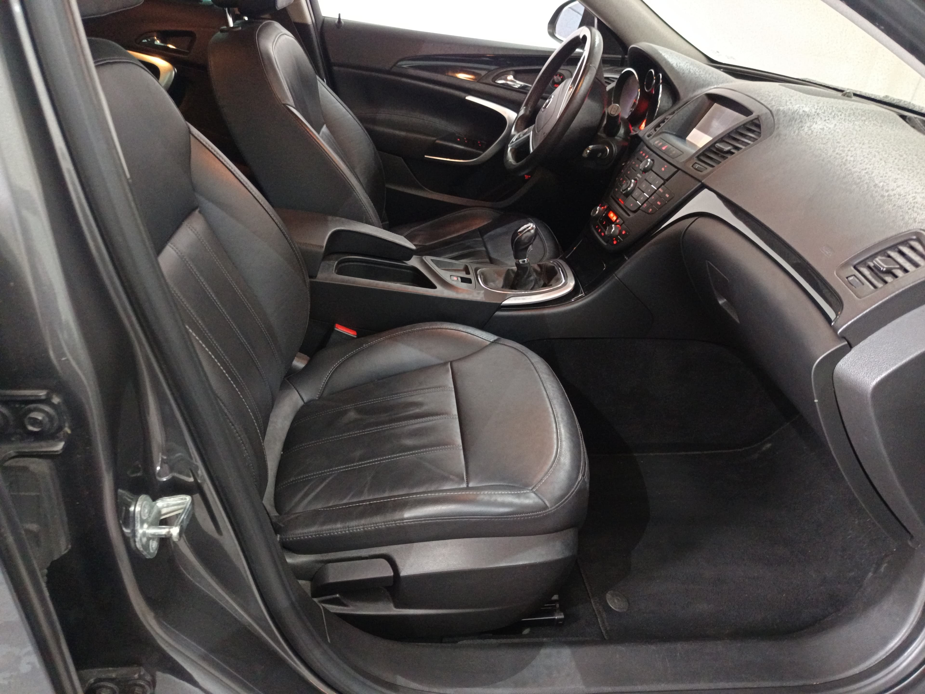 Opel Insígnia Sports Tourer Diesel CDTI · Ano 2010 — imagen 28