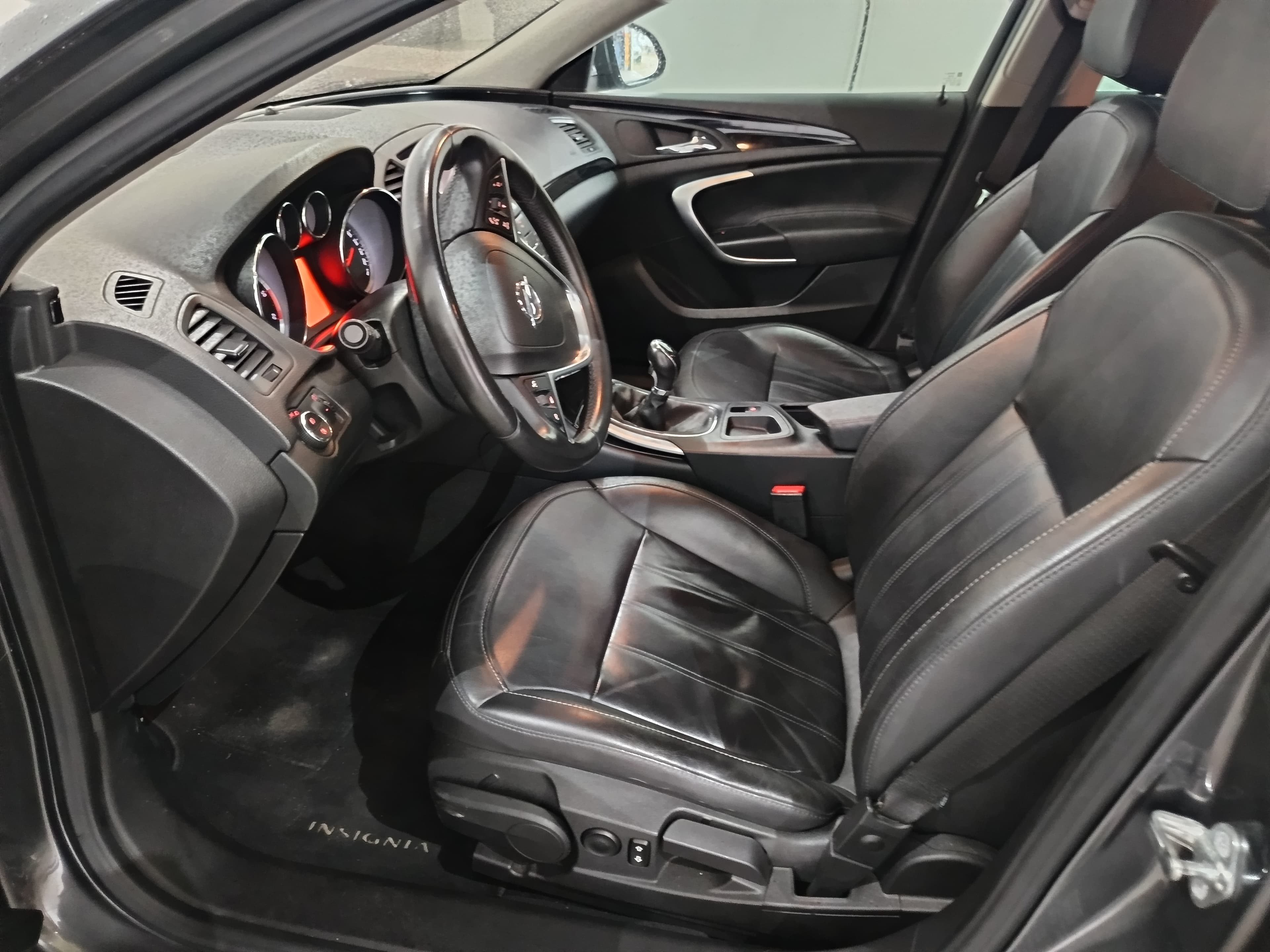 Opel Insígnia Sports Tourer Diesel CDTI · Ano 2010 — imagen 34