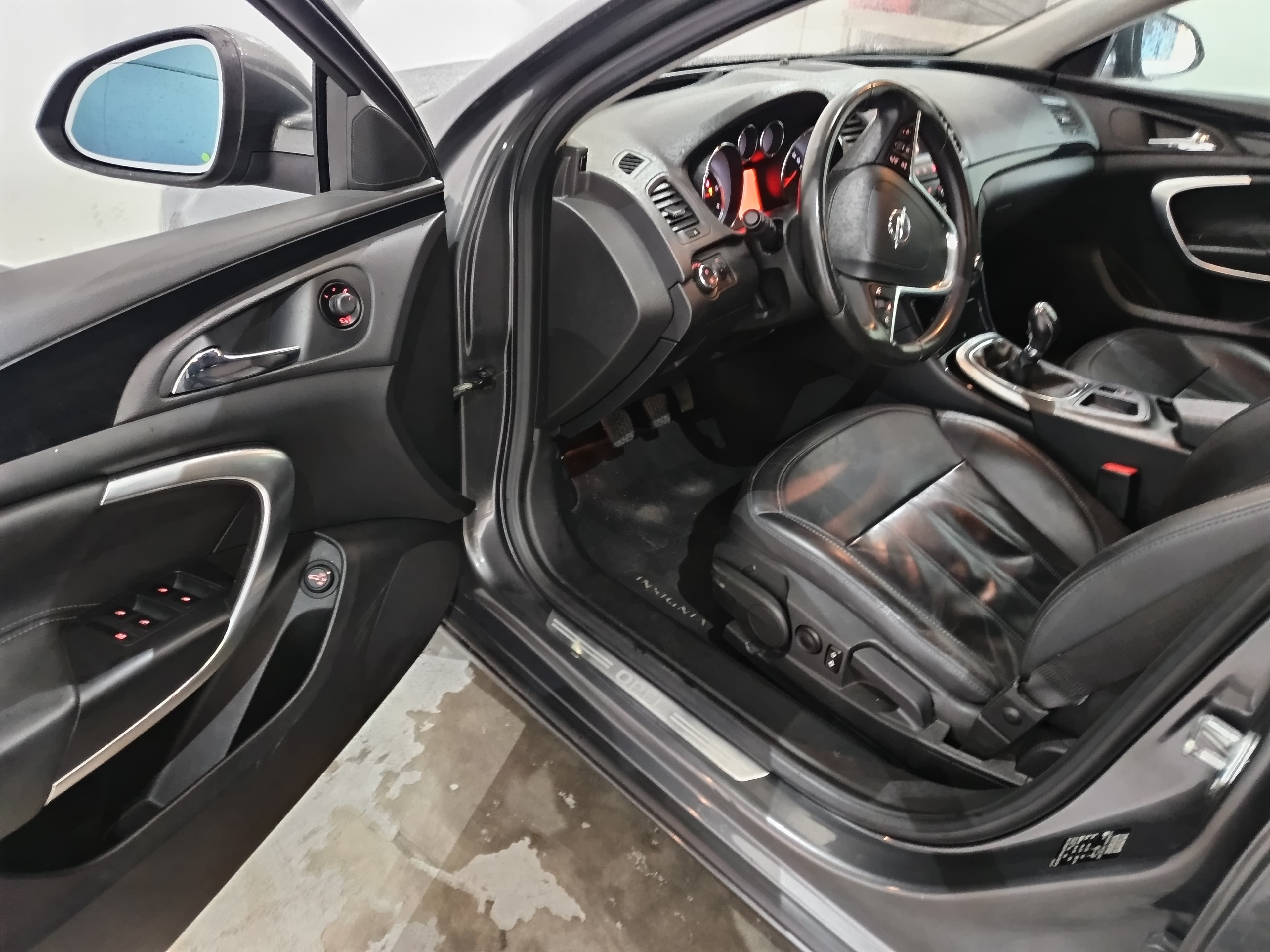 Opel Insígnia Sports Tourer Diesel CDTI · Ano 2010 — imagen 32