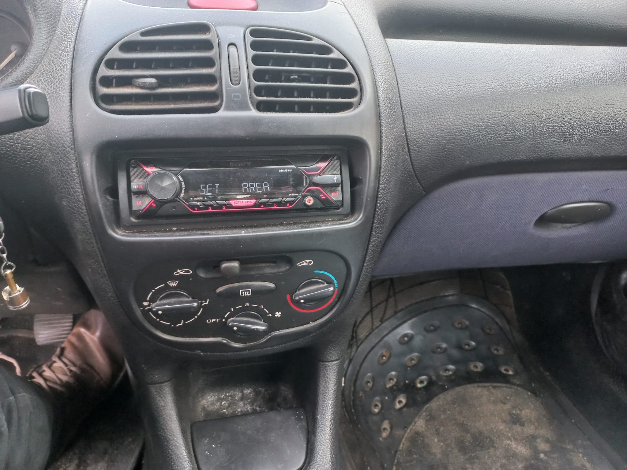 Peugeot 206 · Ano 1999 — image 15