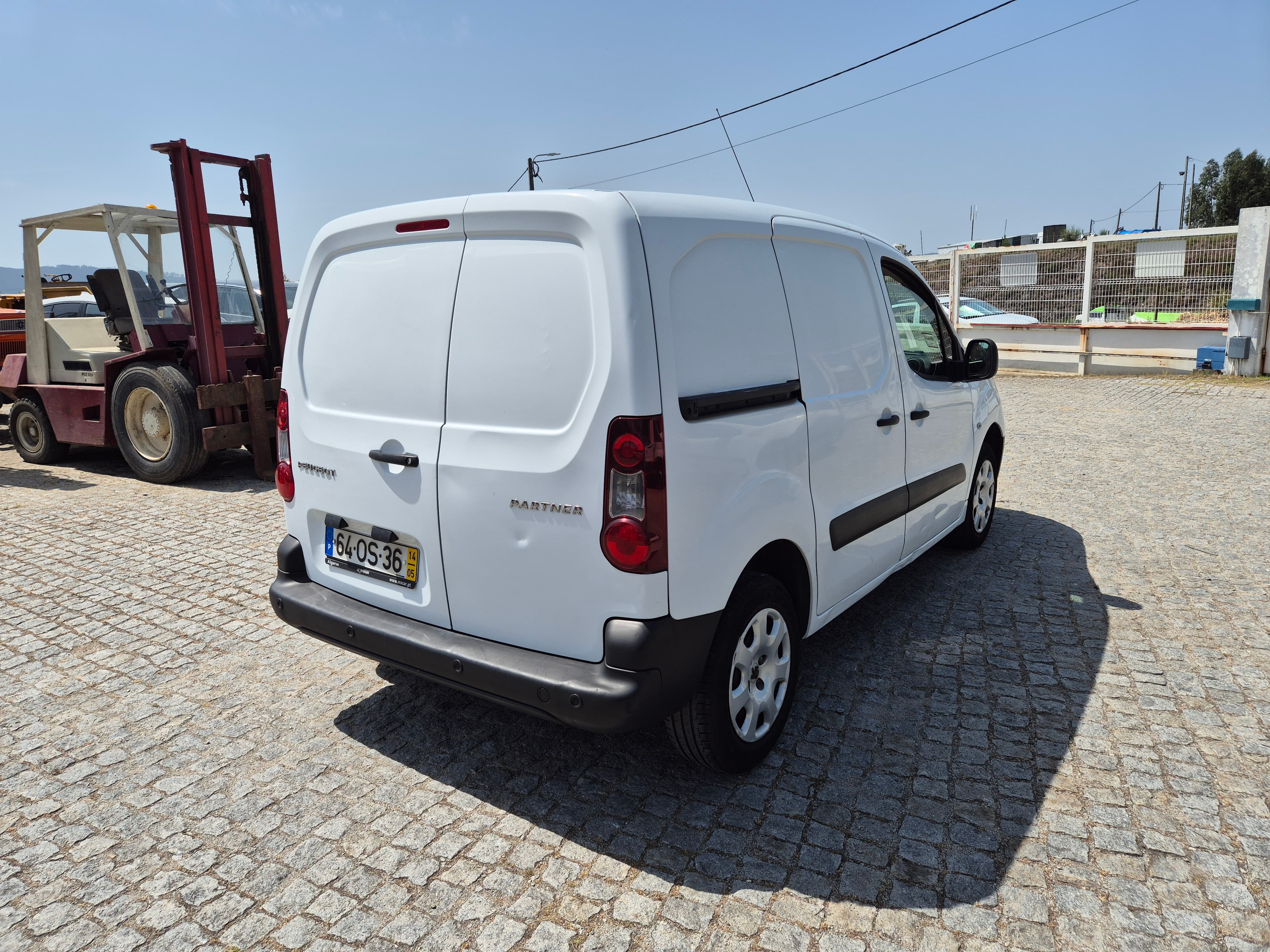Peugeot Partner · Ano 2014 — image 4