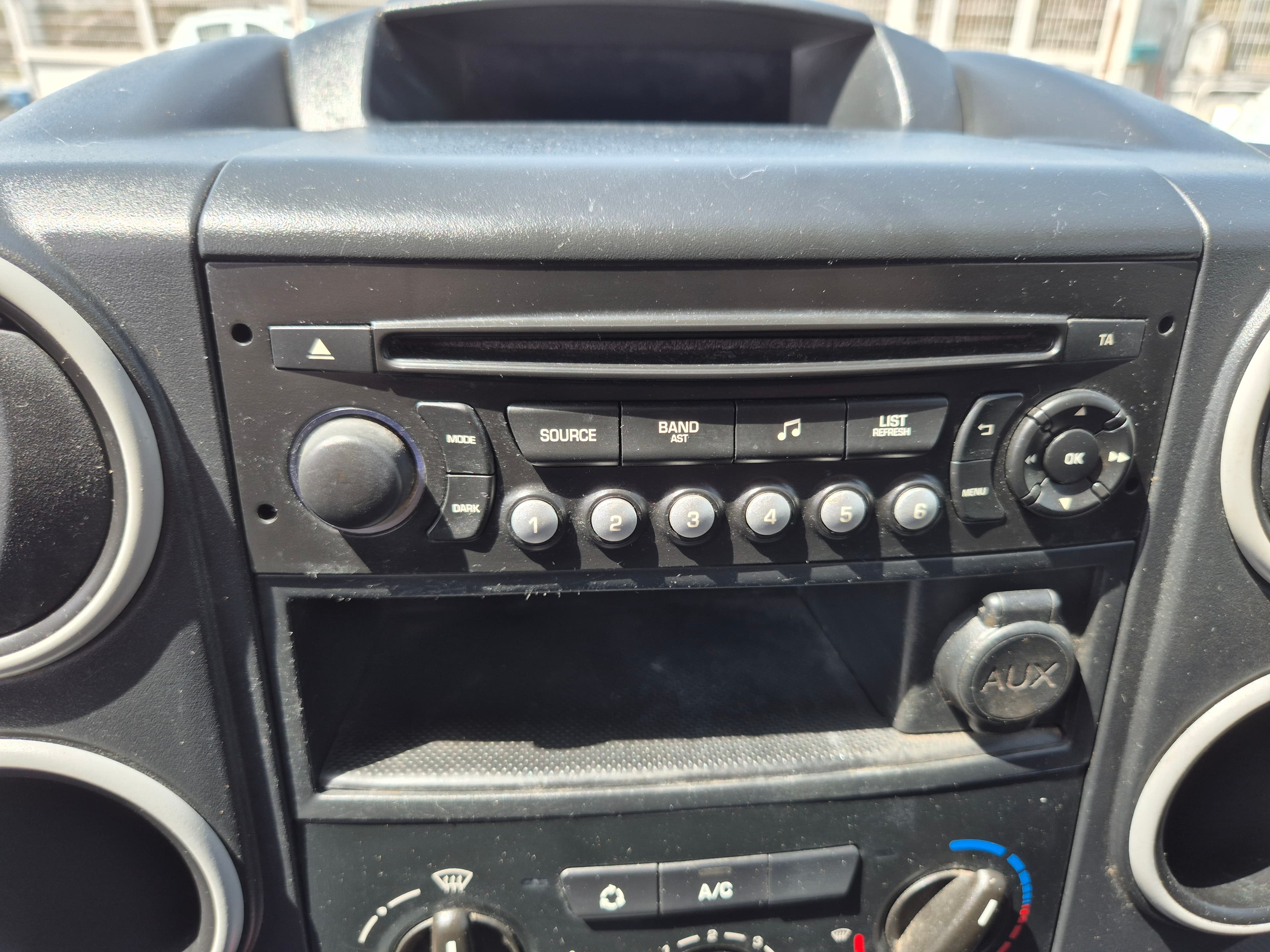 Peugeot Partner · Ano 2014 — image 24