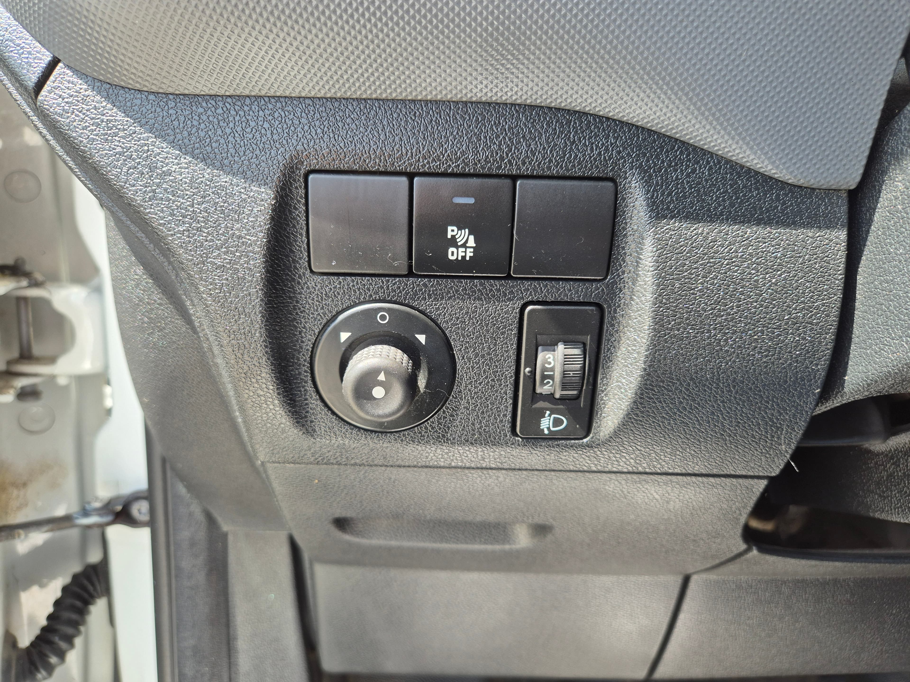 Peugeot Partner · Ano 2014 — image 17