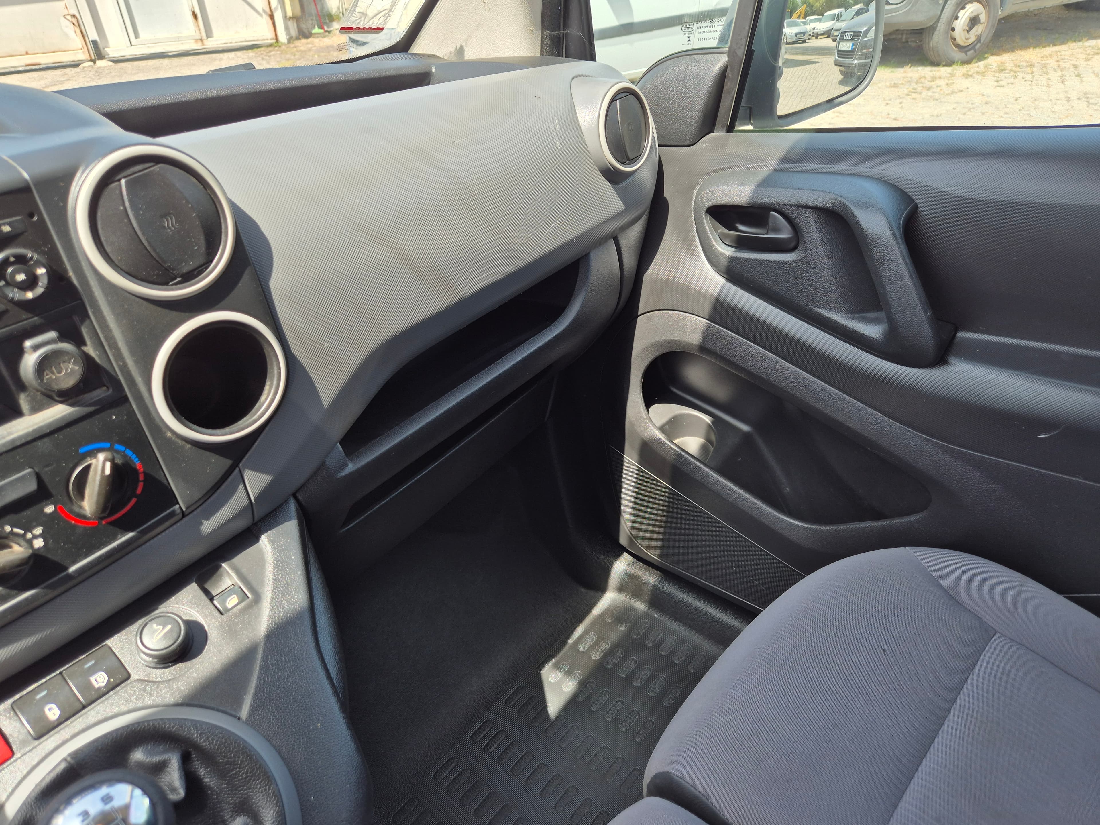 Peugeot Partner · Ano 2014 — image 27