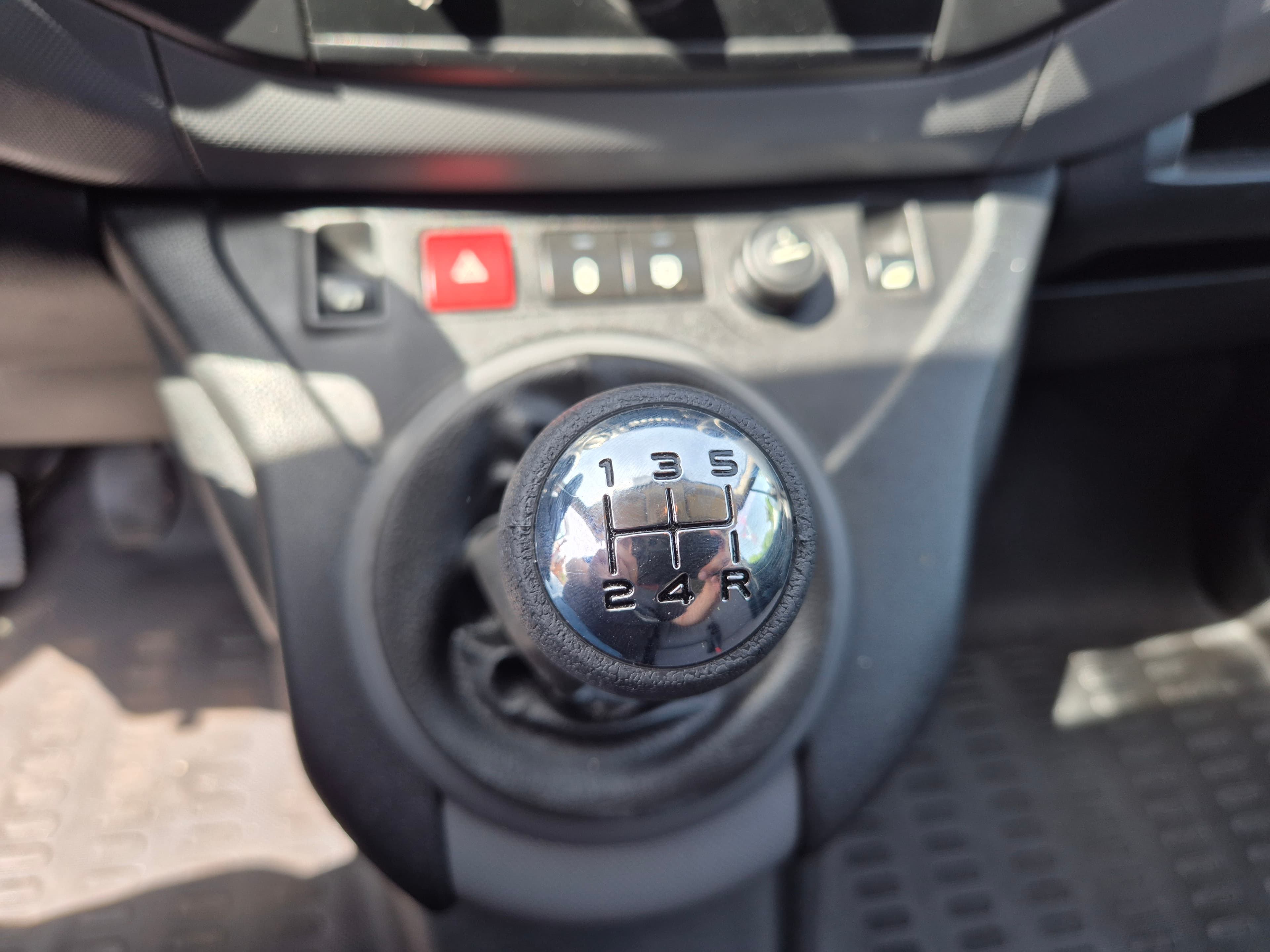 Peugeot Partner · Ano 2014 — image 21