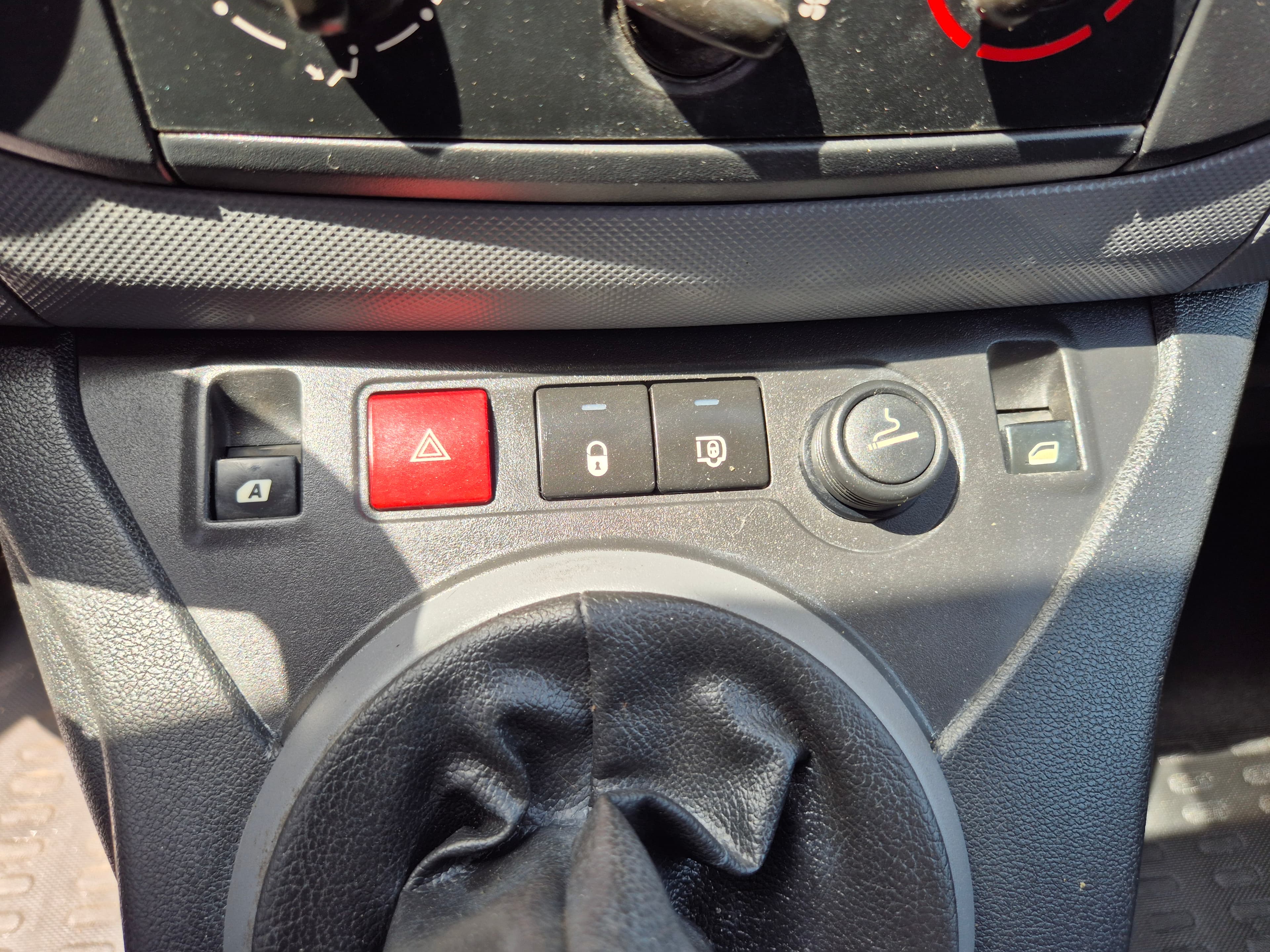 Peugeot Partner · Ano 2014 — image 22