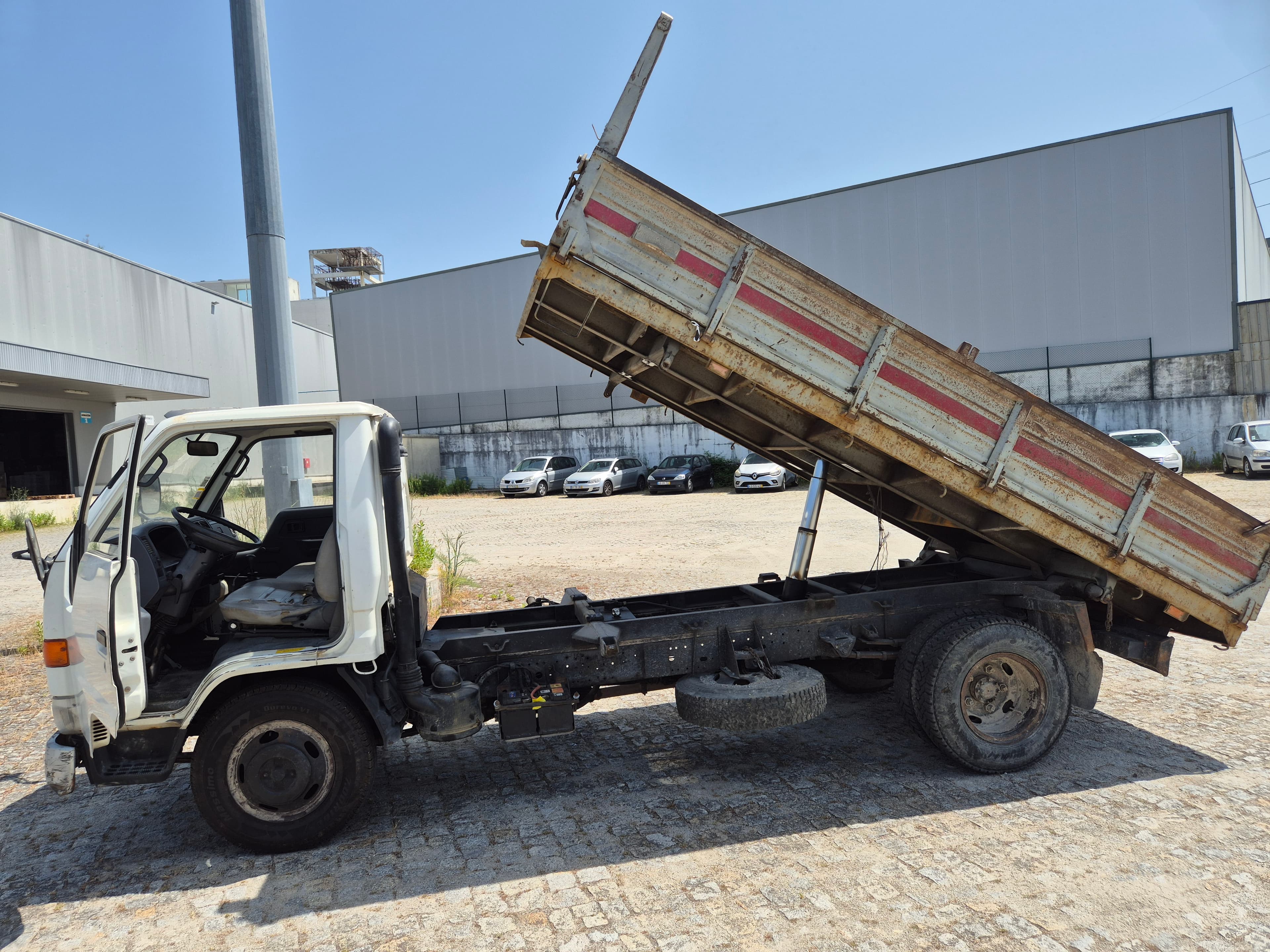 Toyota Dyna · Ano 2000 — imagem 17