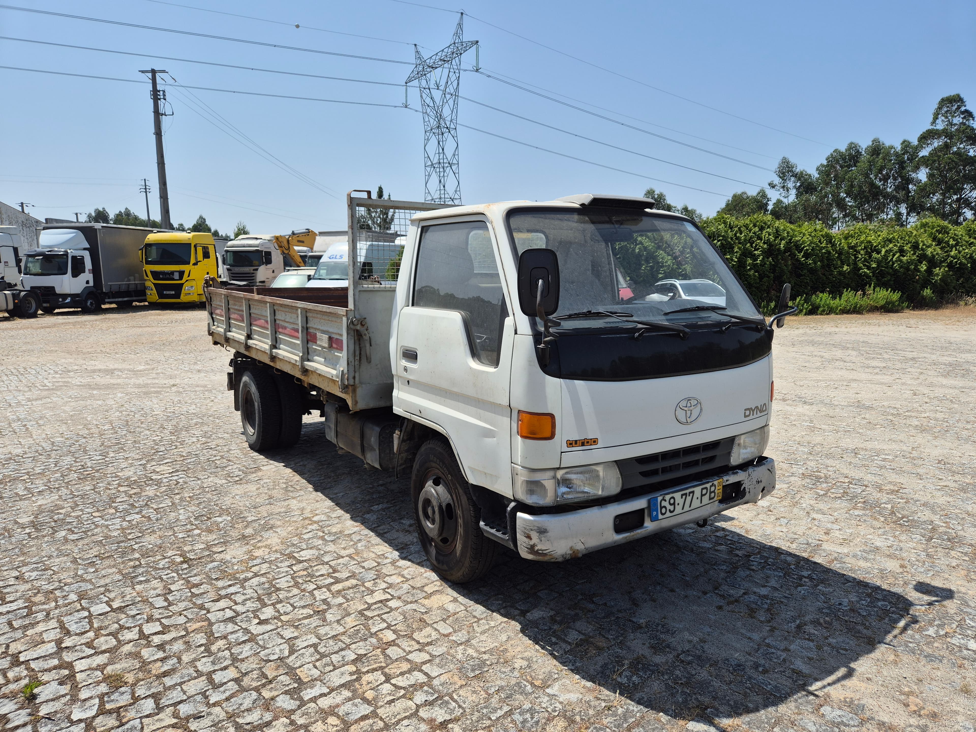 Toyota Dyna · Ano 2000 — imagem 1