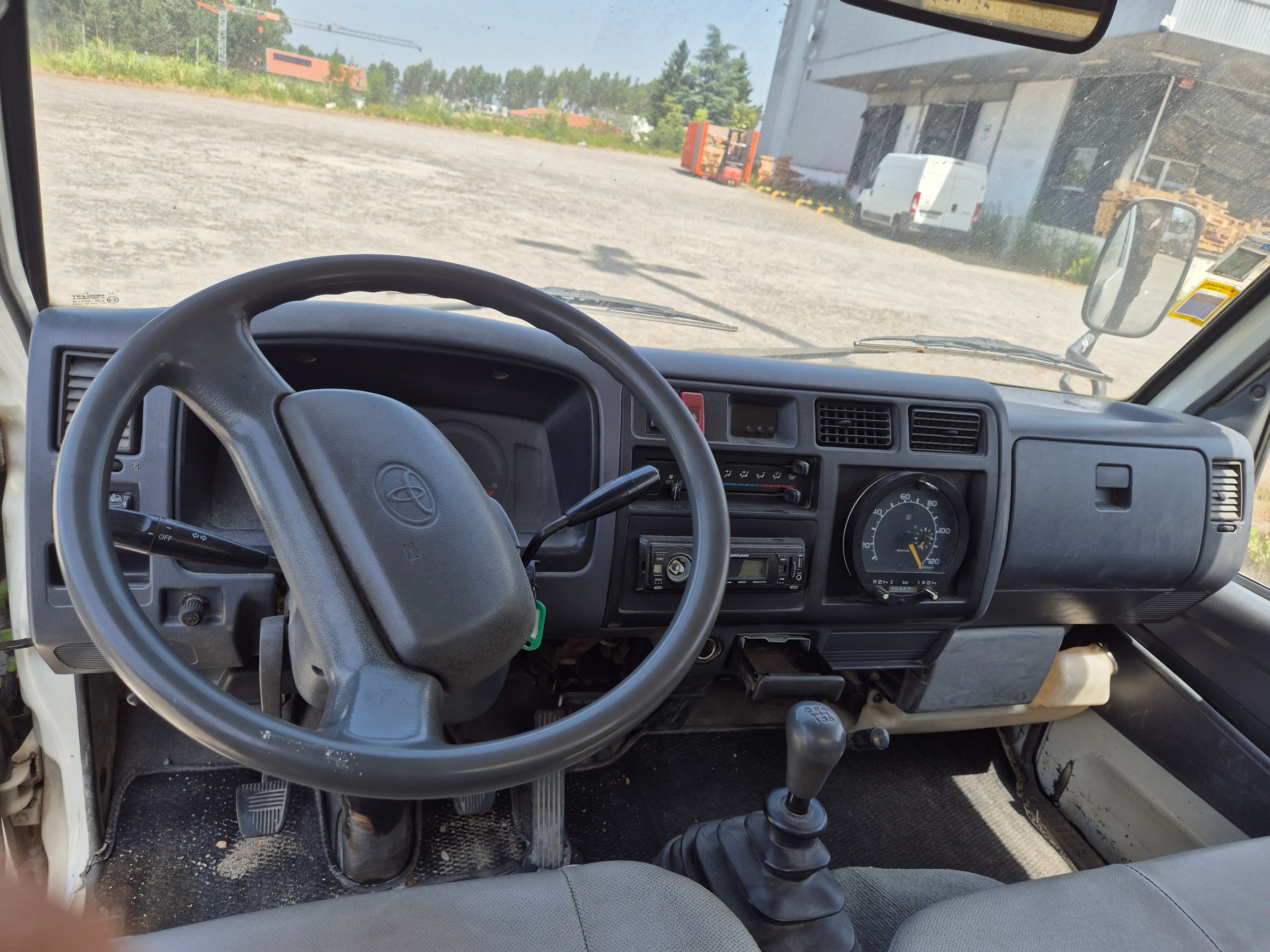 Toyota Dyna · Ano 2000 — imagem 24