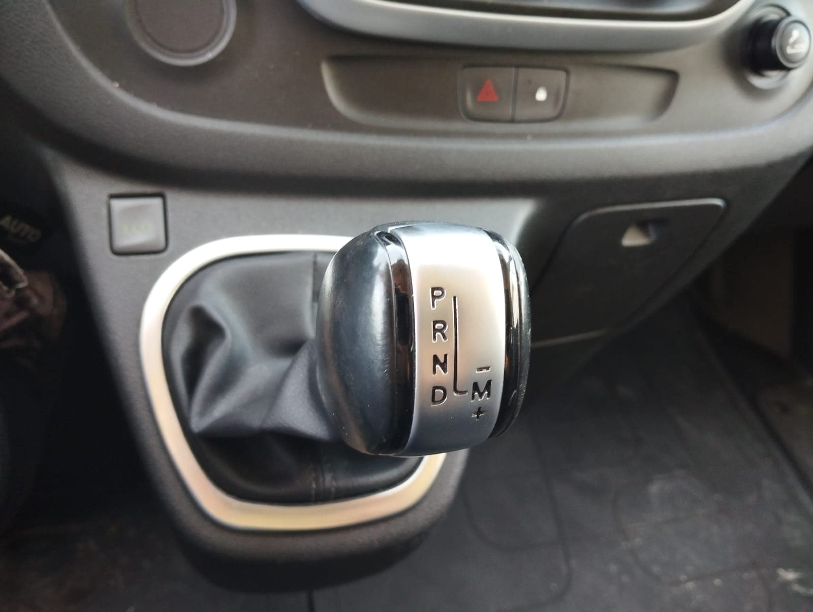 Renault Trafic · Ano 2020 — imagen 17