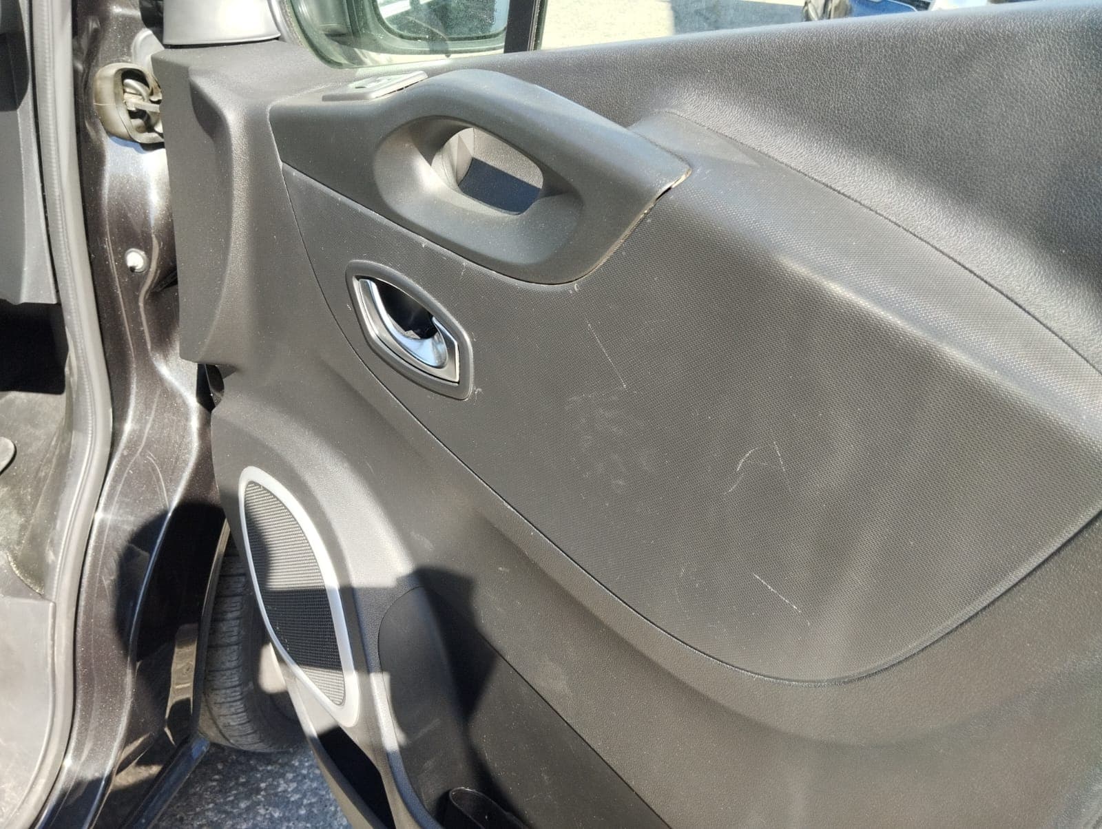Renault Trafic · Ano 2020 — imagen 16