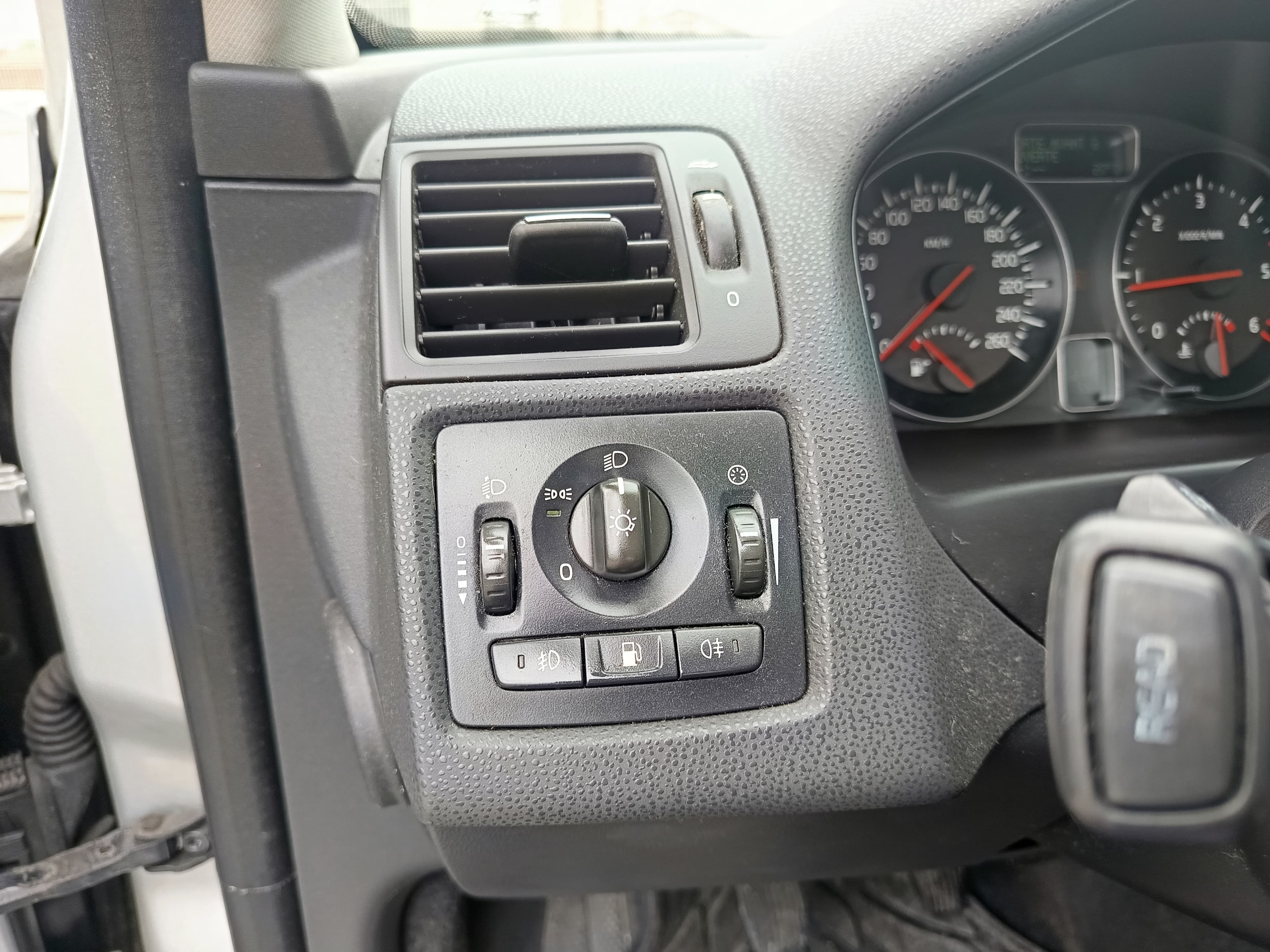 Volvo C30 · Ano 2010 — imagem 40