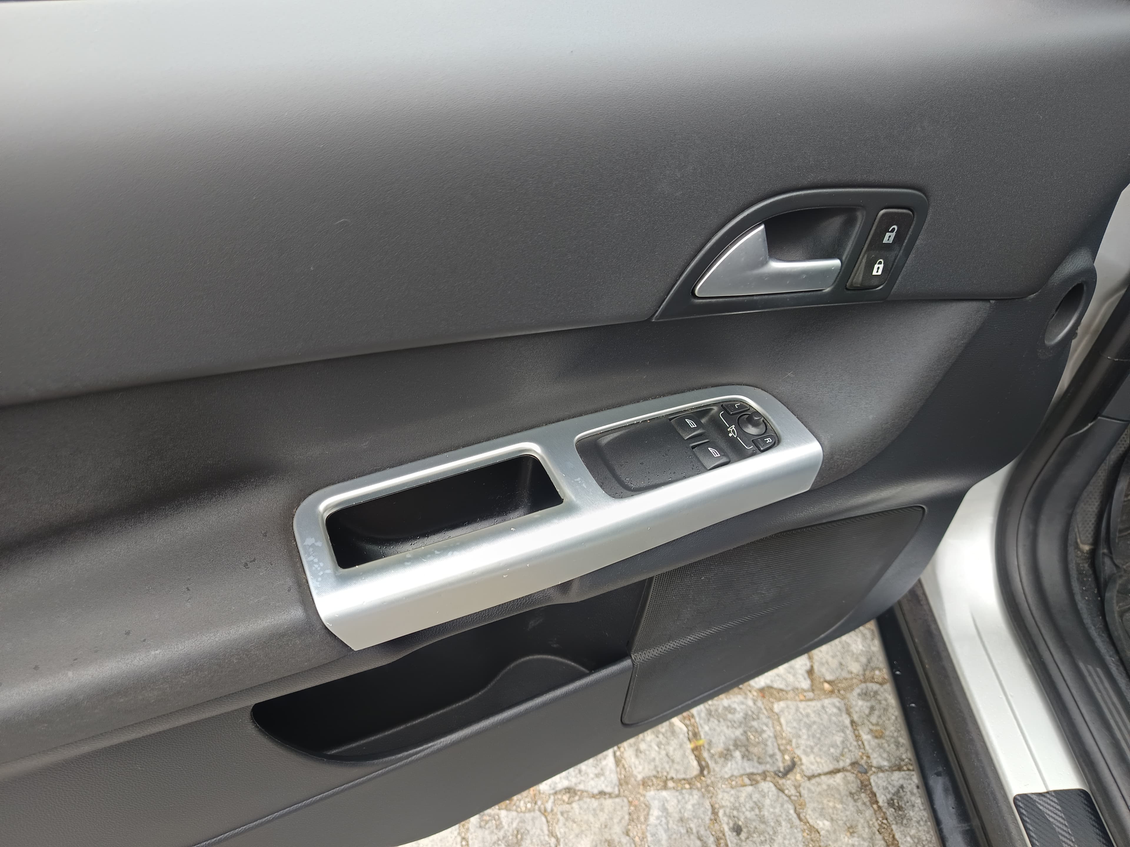 Volvo C30 · Ano 2010 — imagem 30