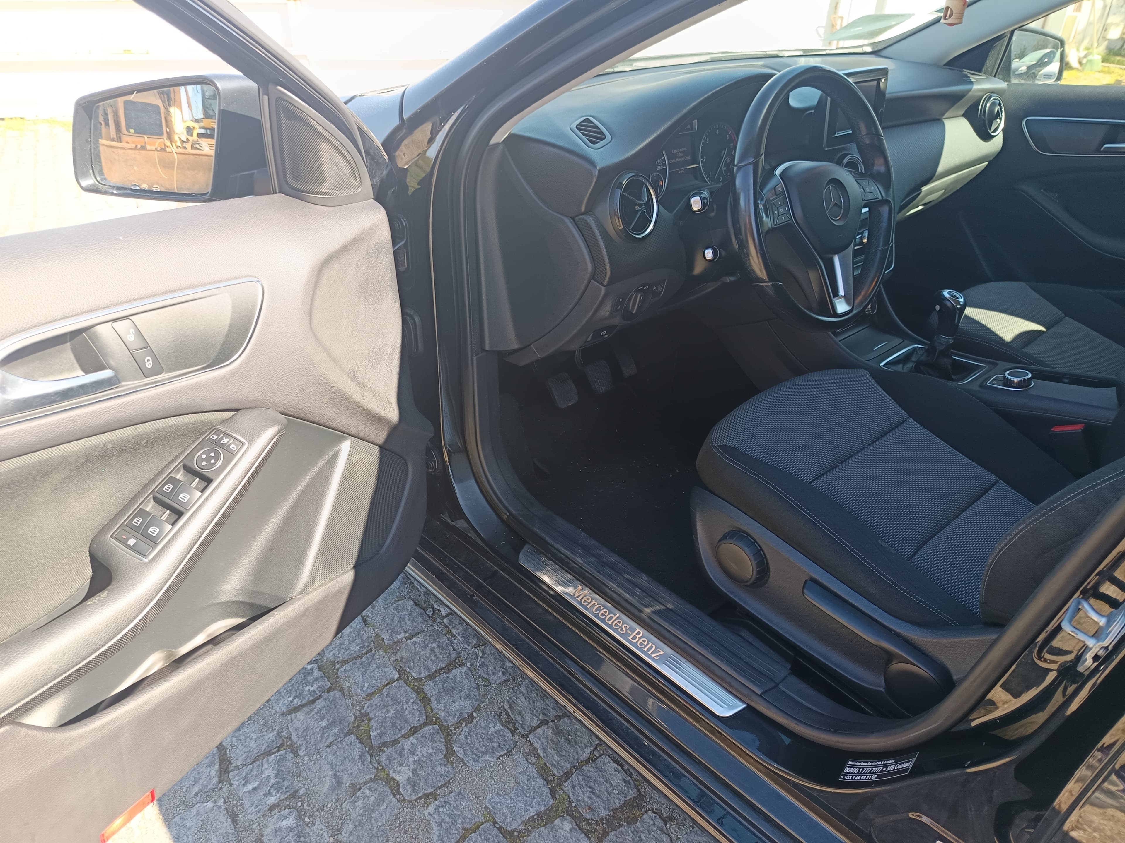 Mercedes-Benz A180 CDI · Ano 2013 — imagem 31