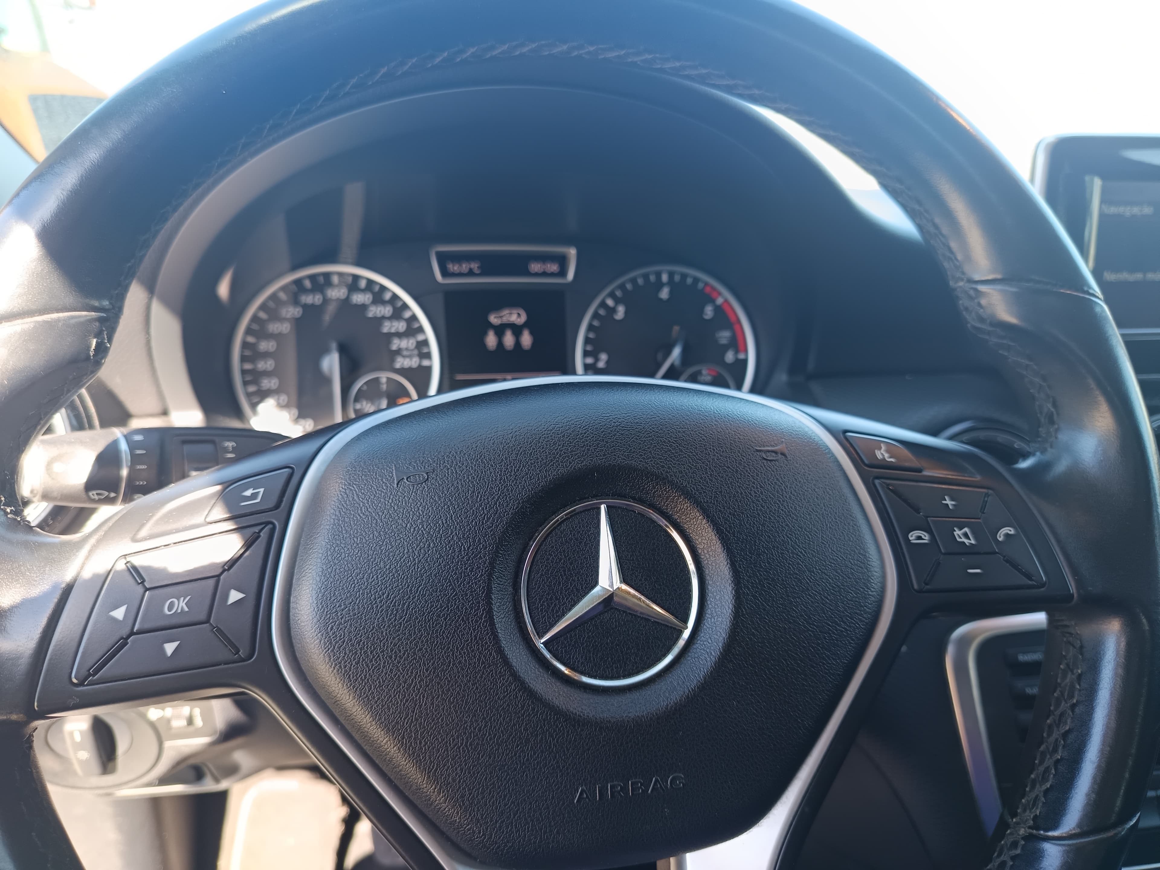 Mercedes-Benz A180 CDI · Ano 2013 — imagem 41