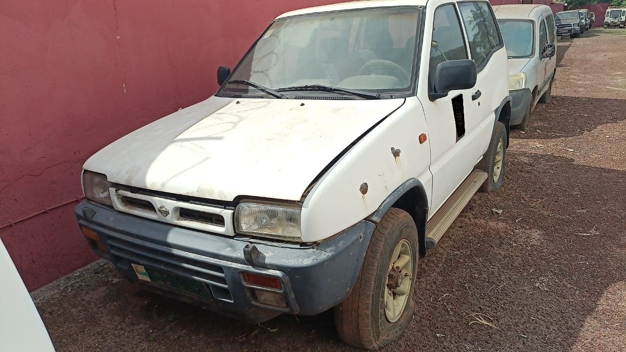 Nissan Terrano SGX — imagen 1