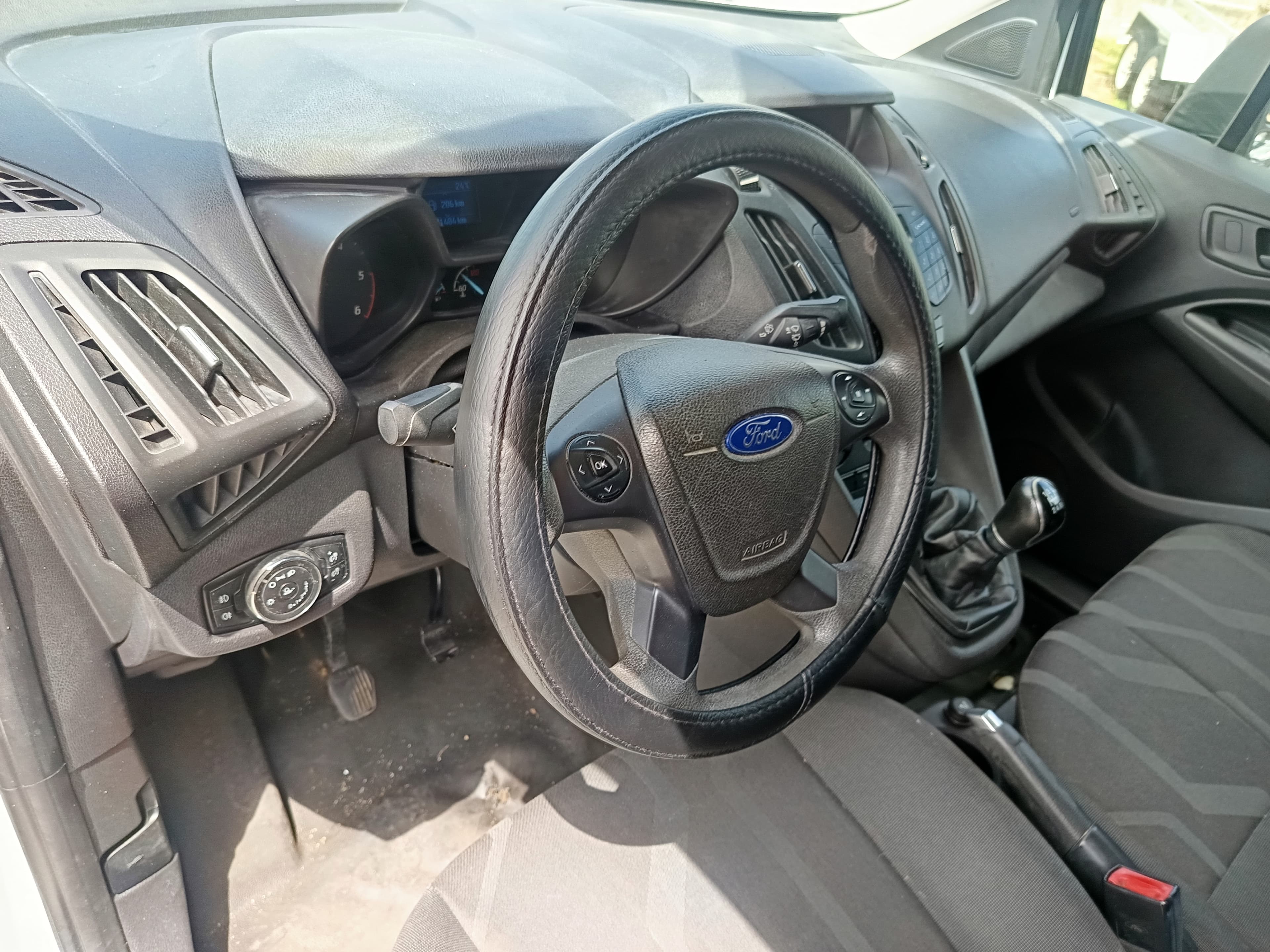 Ford Transit Connect · Ano 2014 — image 30