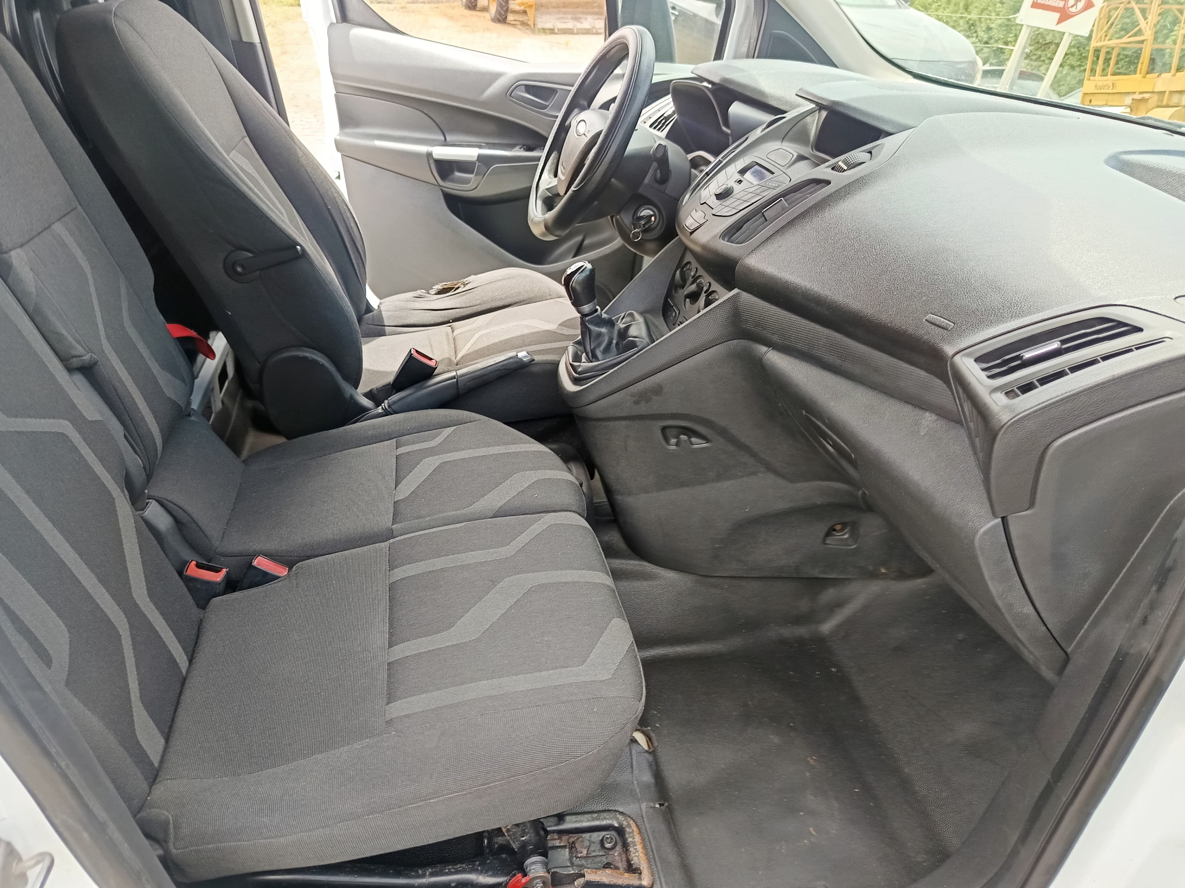Ford Transit Connect · Ano 2014 — image 24