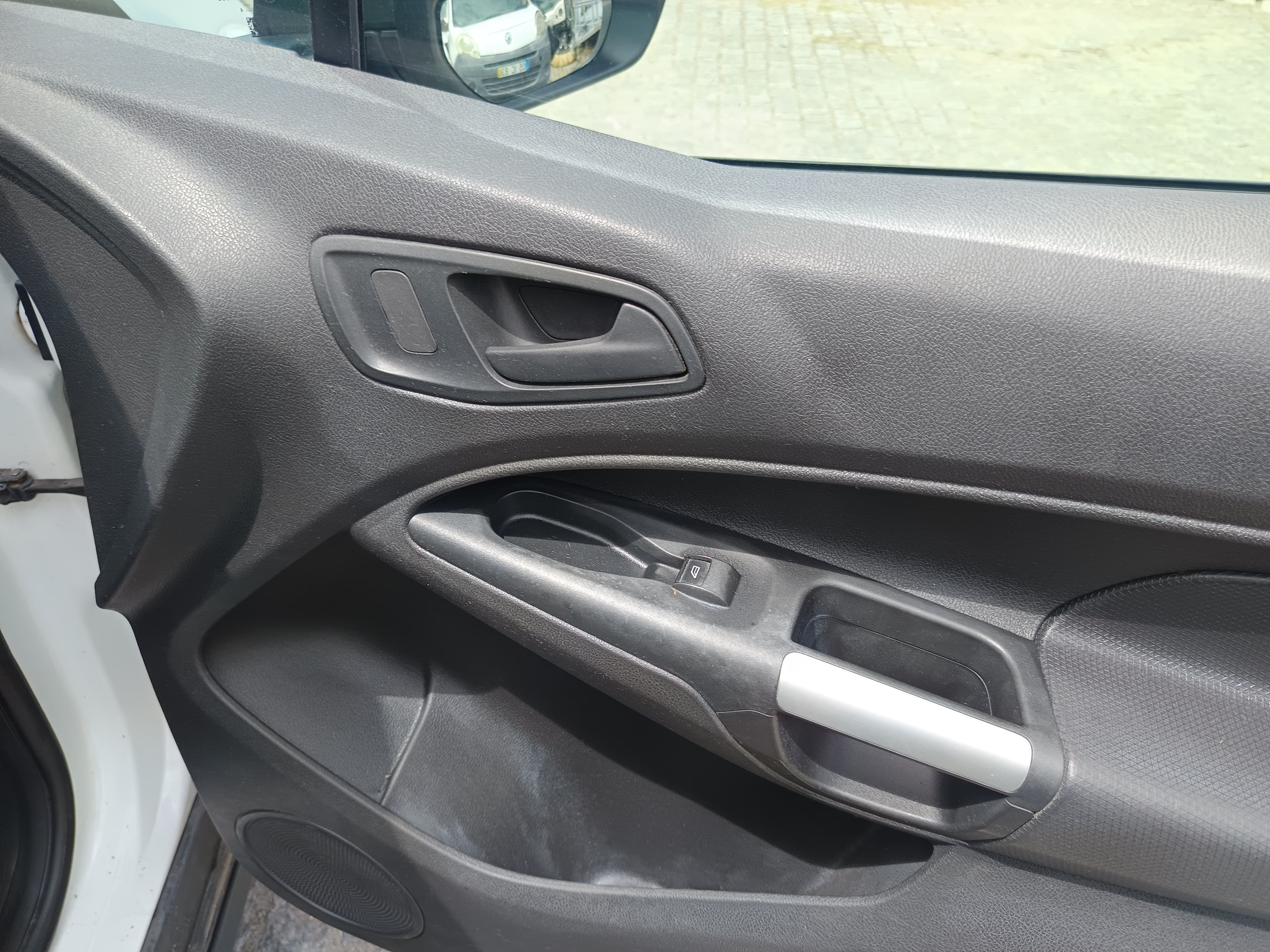 Ford Transit Connect · Ano 2014 — image 23