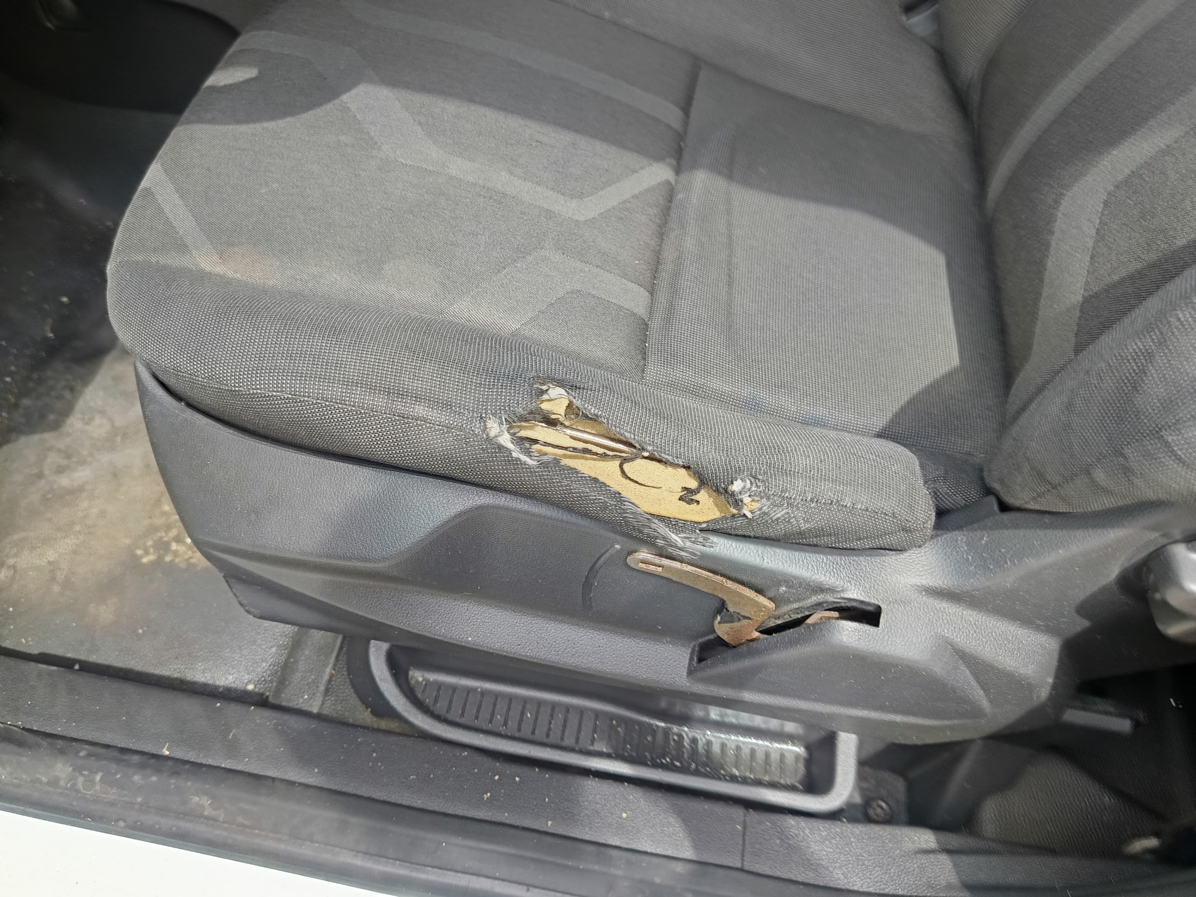 Ford Transit Connect · Ano 2014 — image 28