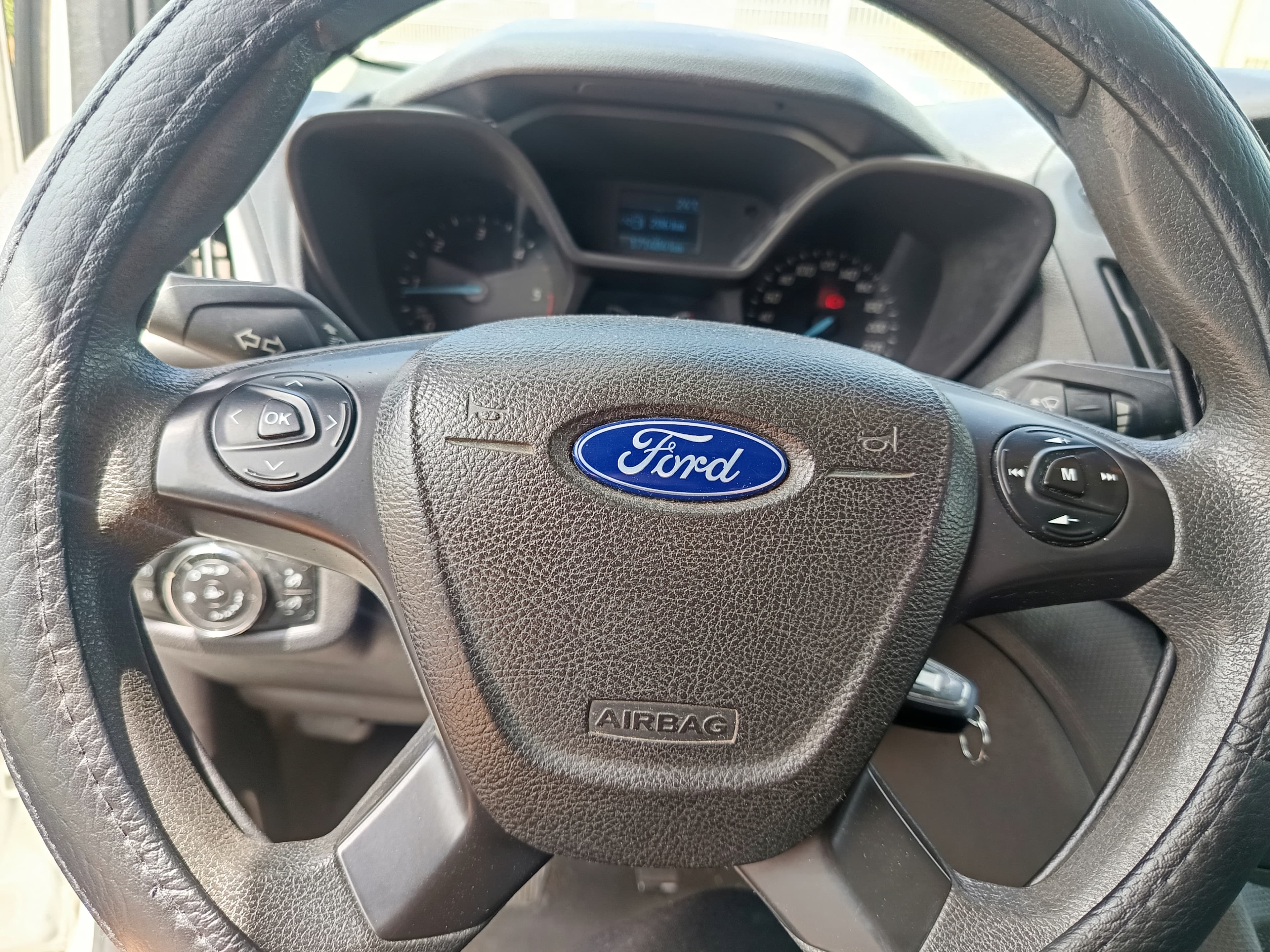 Ford Transit Connect · Ano 2014 — image 35