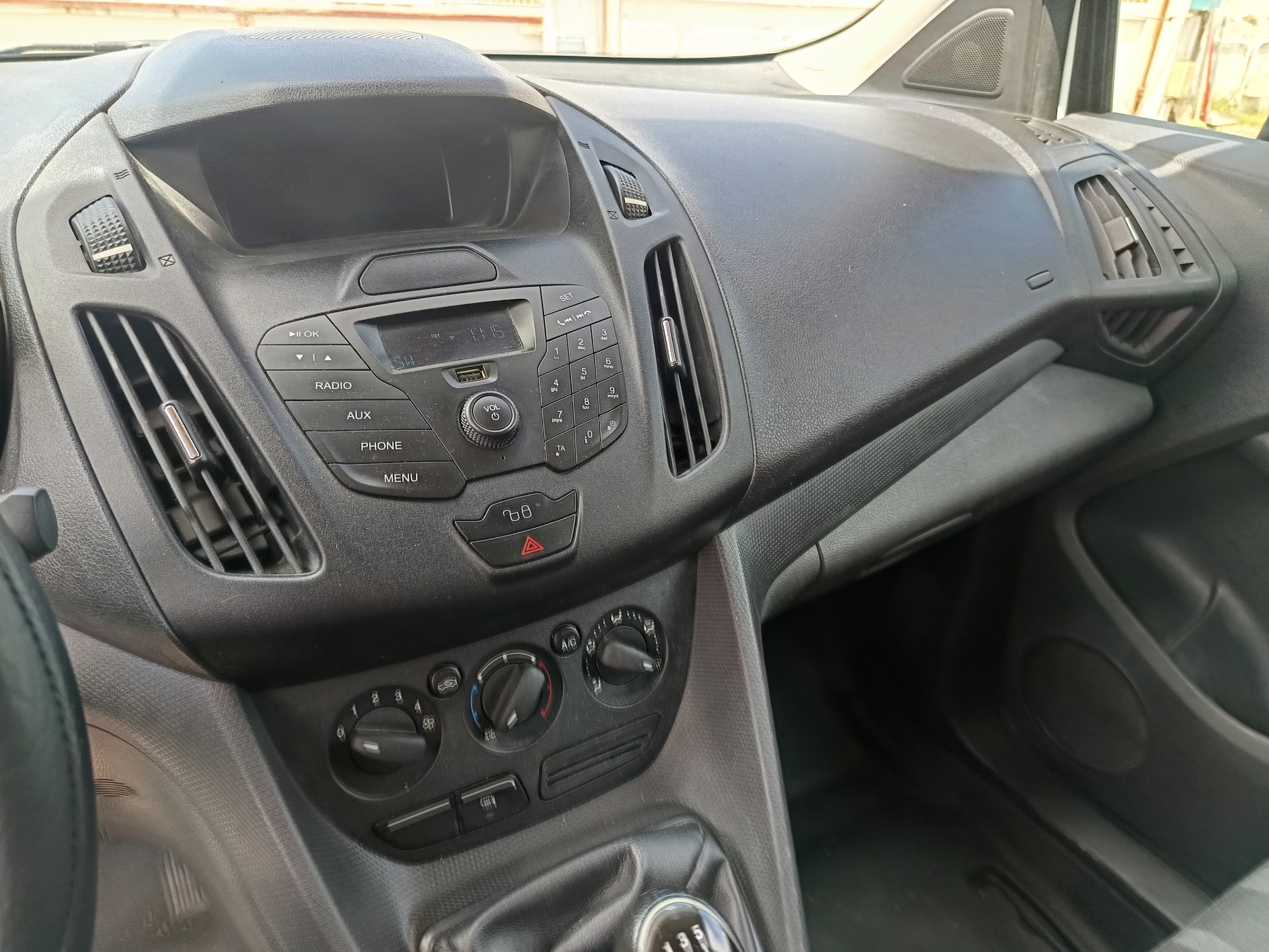 Ford Transit Connect · Ano 2014 — image 40
