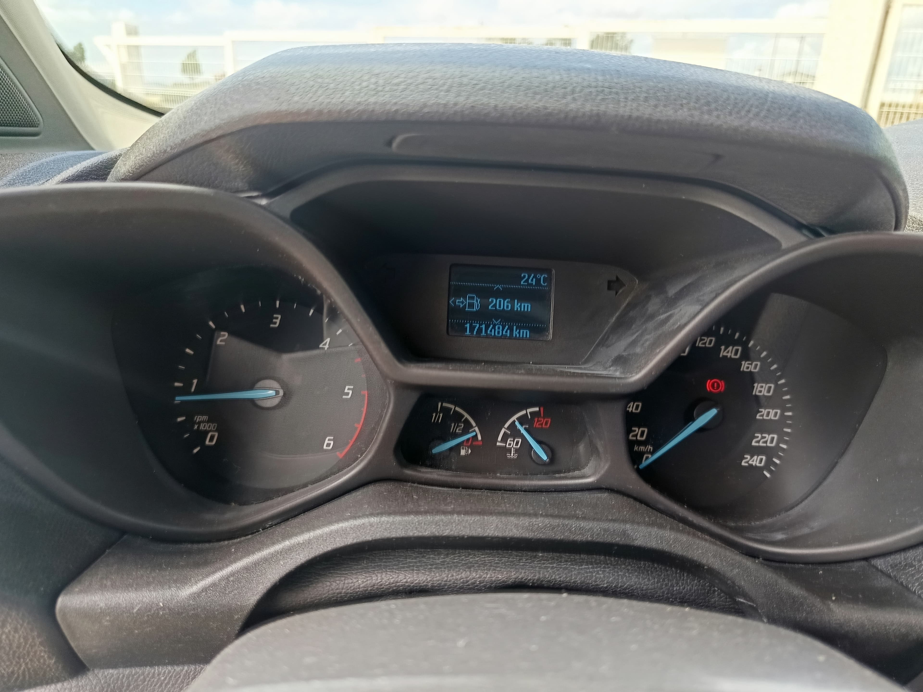Ford Transit Connect · Ano 2014 — image 36