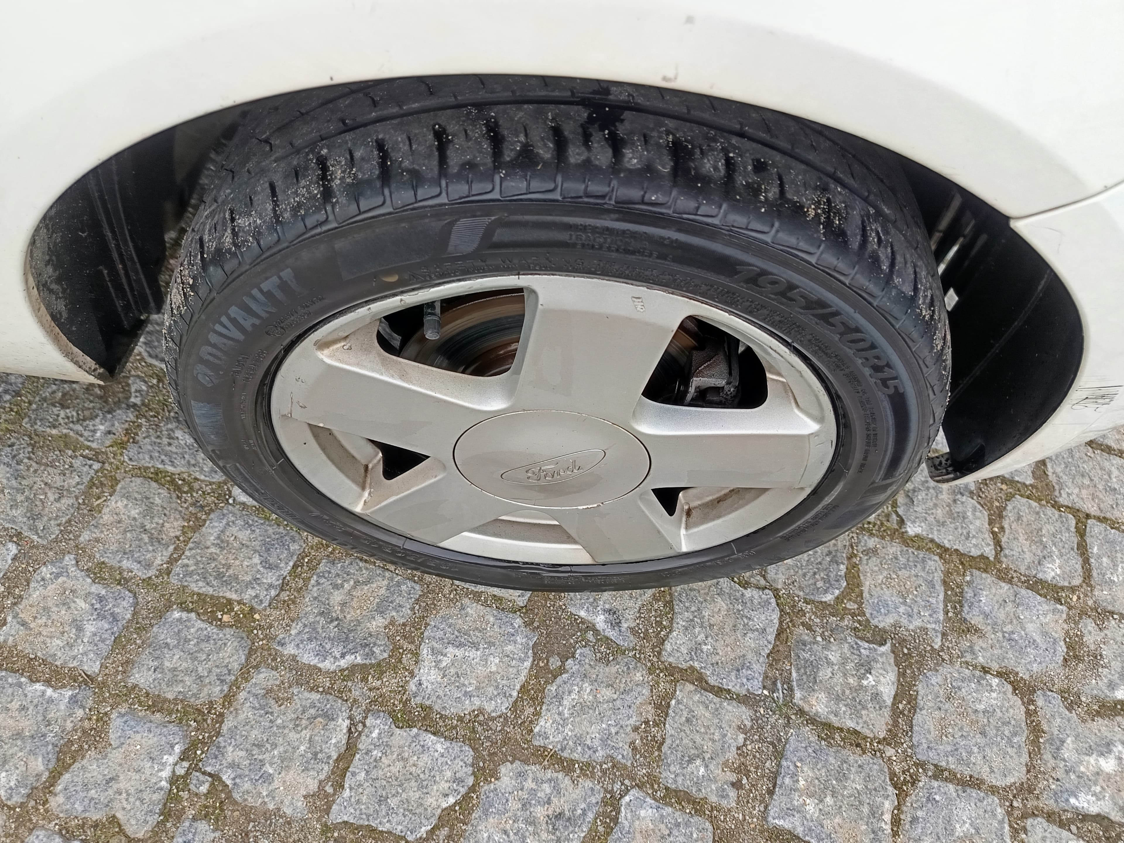 Ford Fiesta TDCI · Ano 2003 — imagem 13