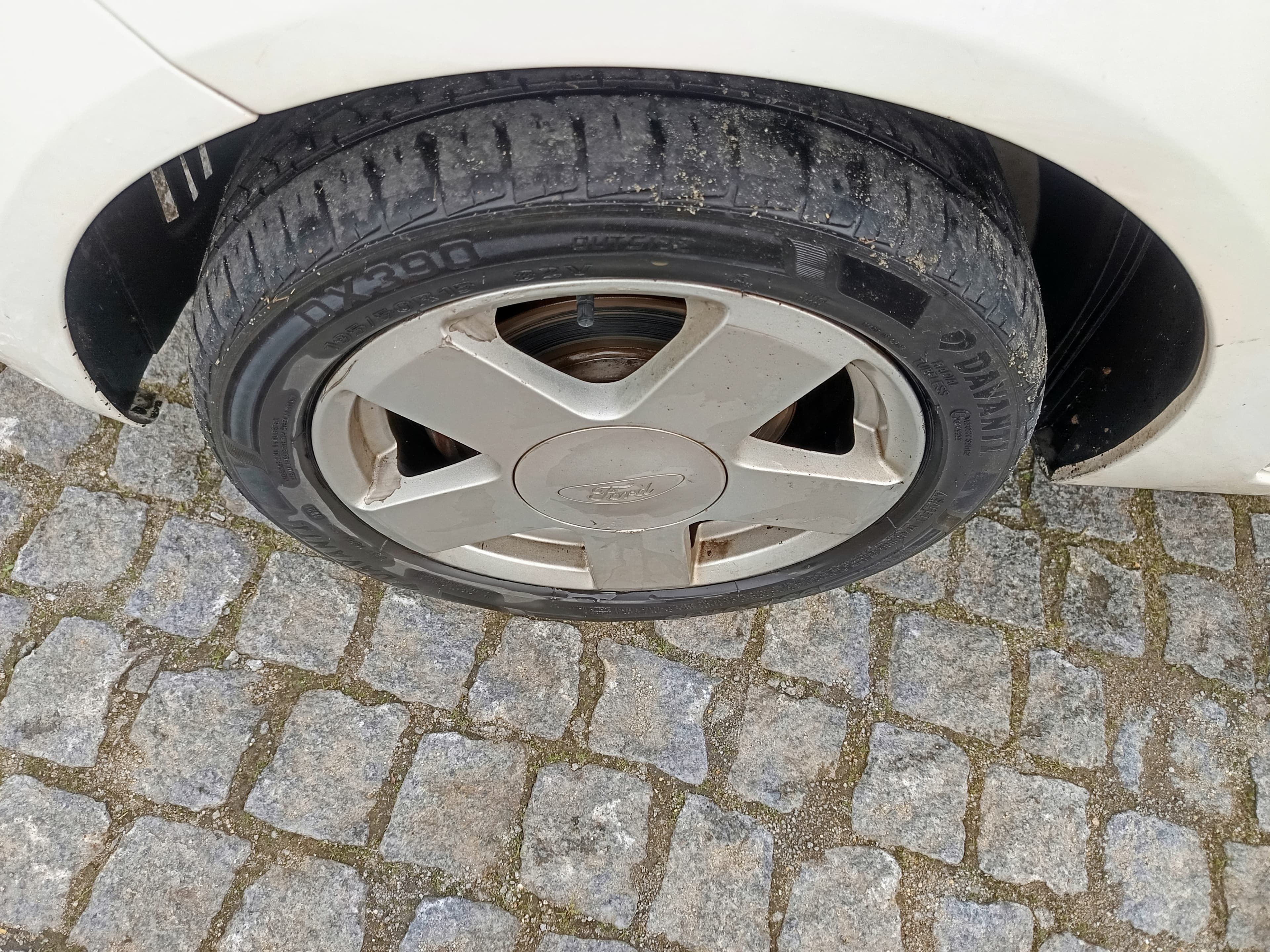Ford Fiesta TDCI · Ano 2003 — imagem 16