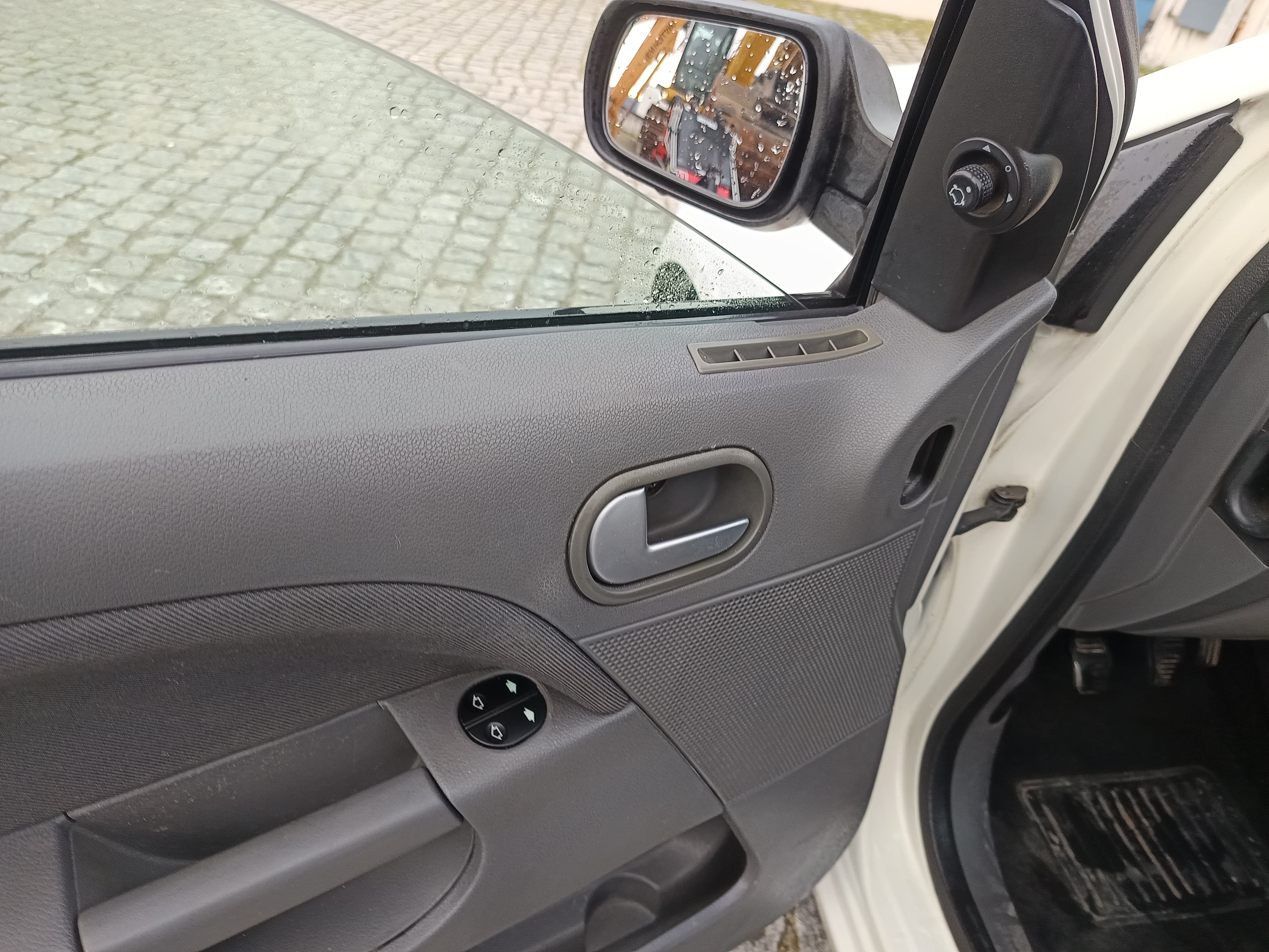 Ford Fiesta TDCI · Ano 2003 — imagem 25