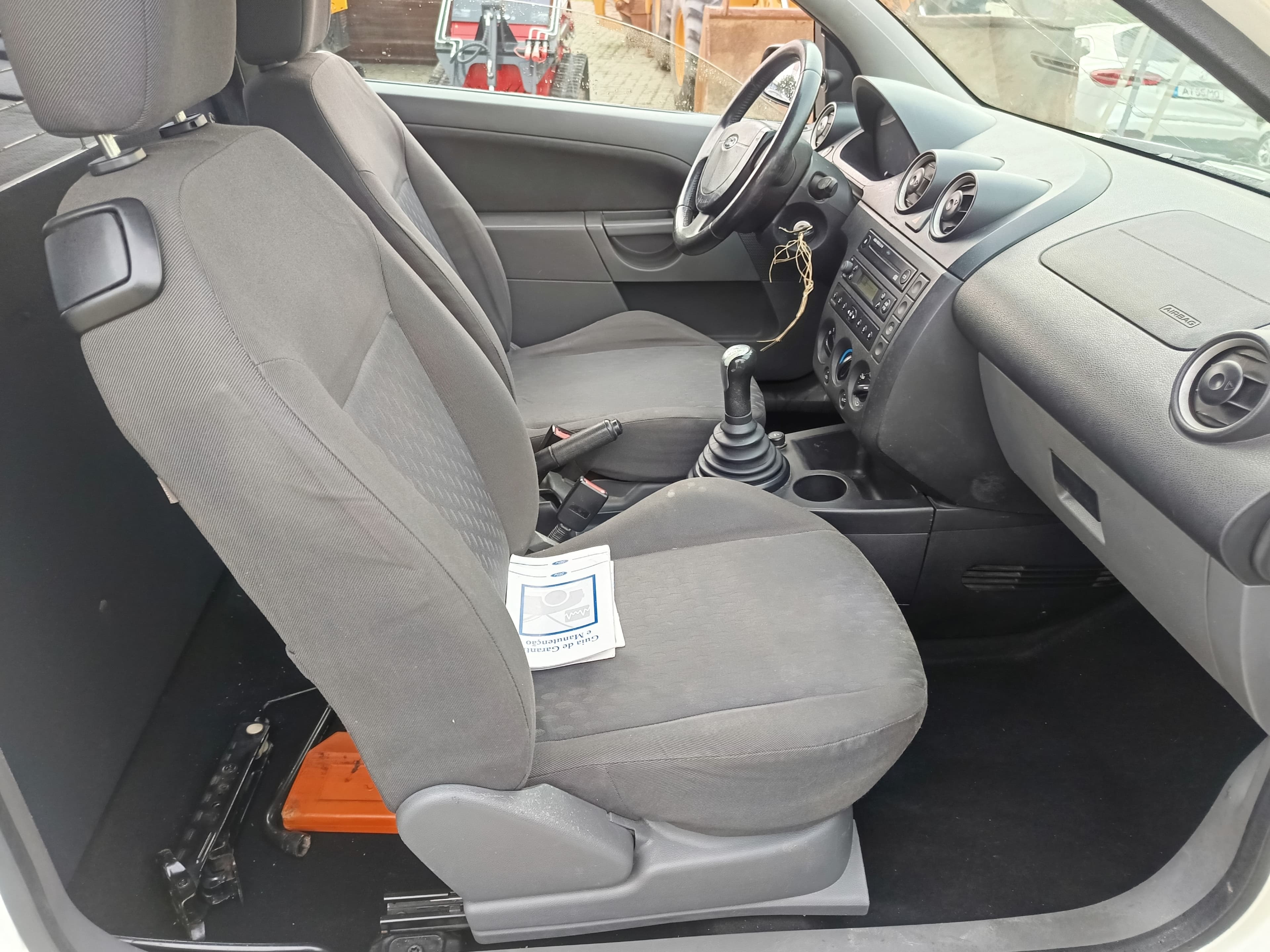 Ford Fiesta TDCI · Ano 2003 — imagem 22
