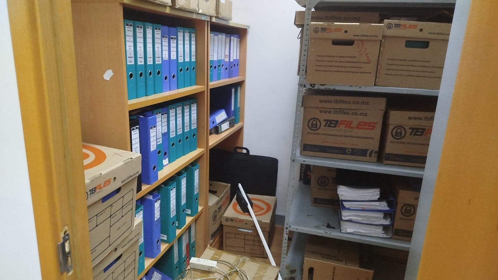 Mobiliario de oficina — imagen 1