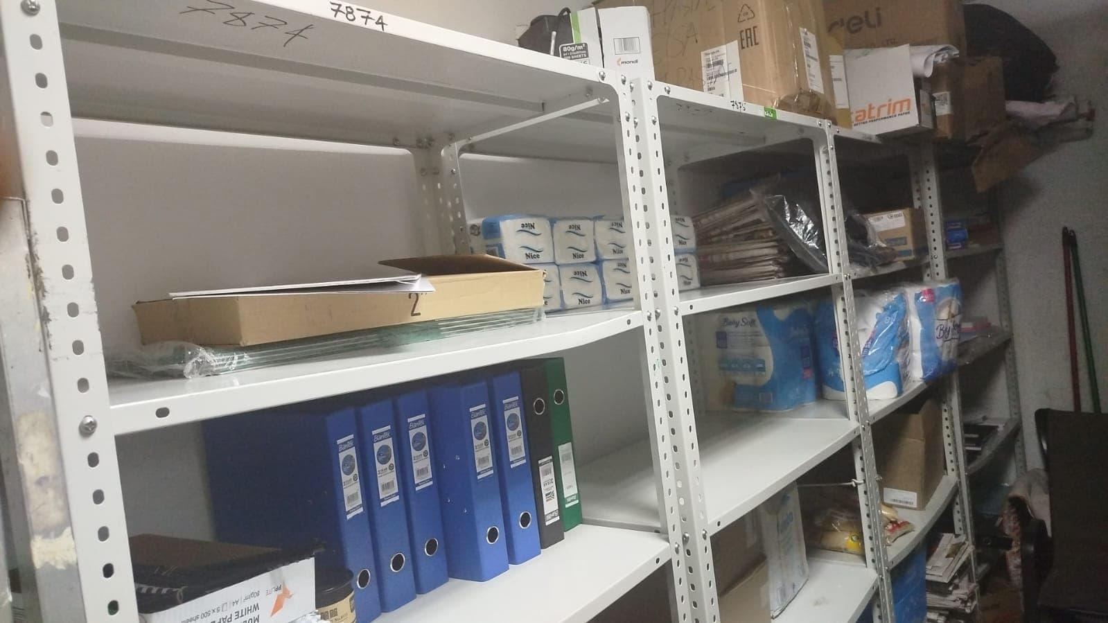 Mobiliário de escritório — image 2