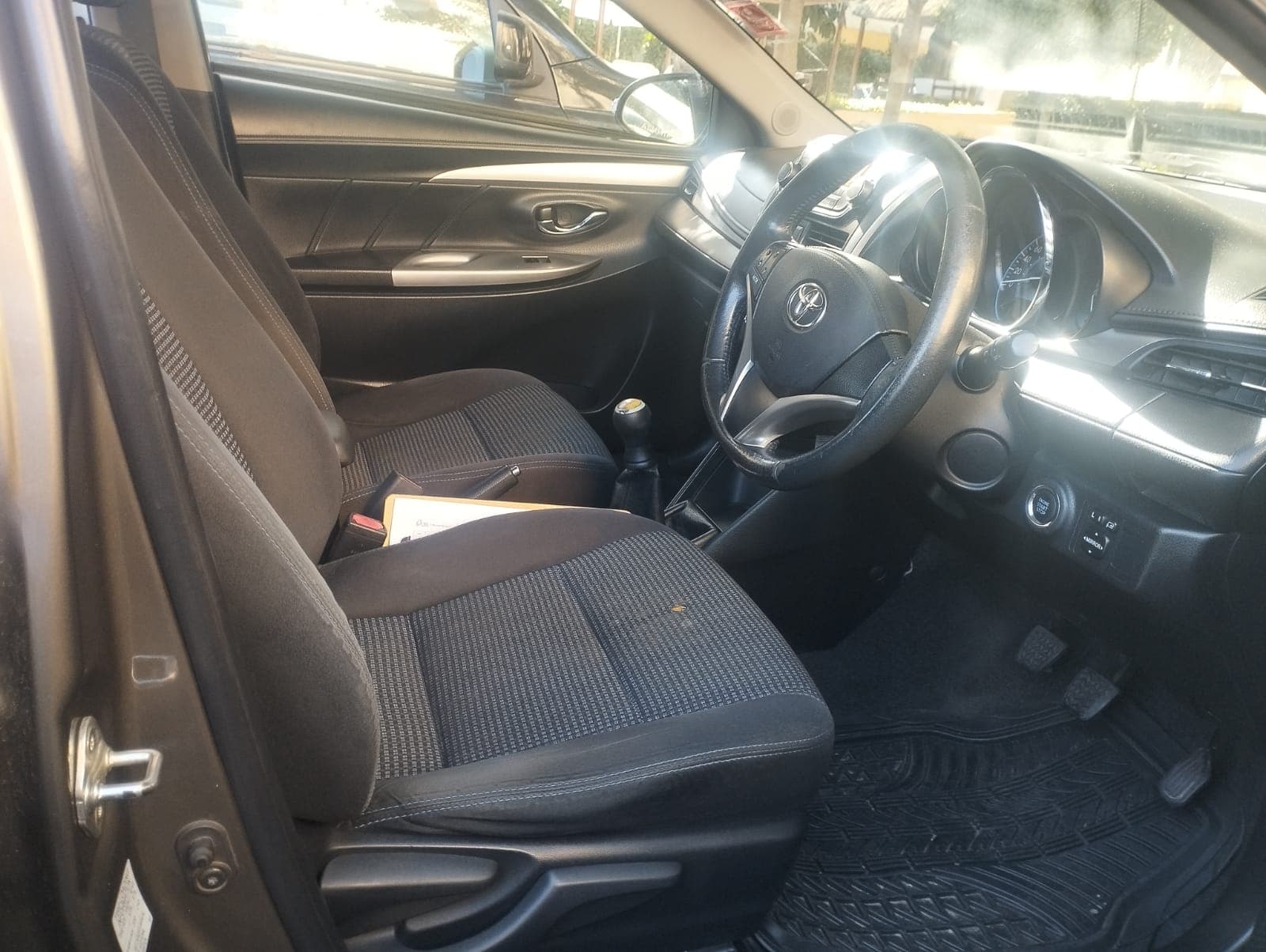 Toyota/Yaris - 2015 — imagem 4
