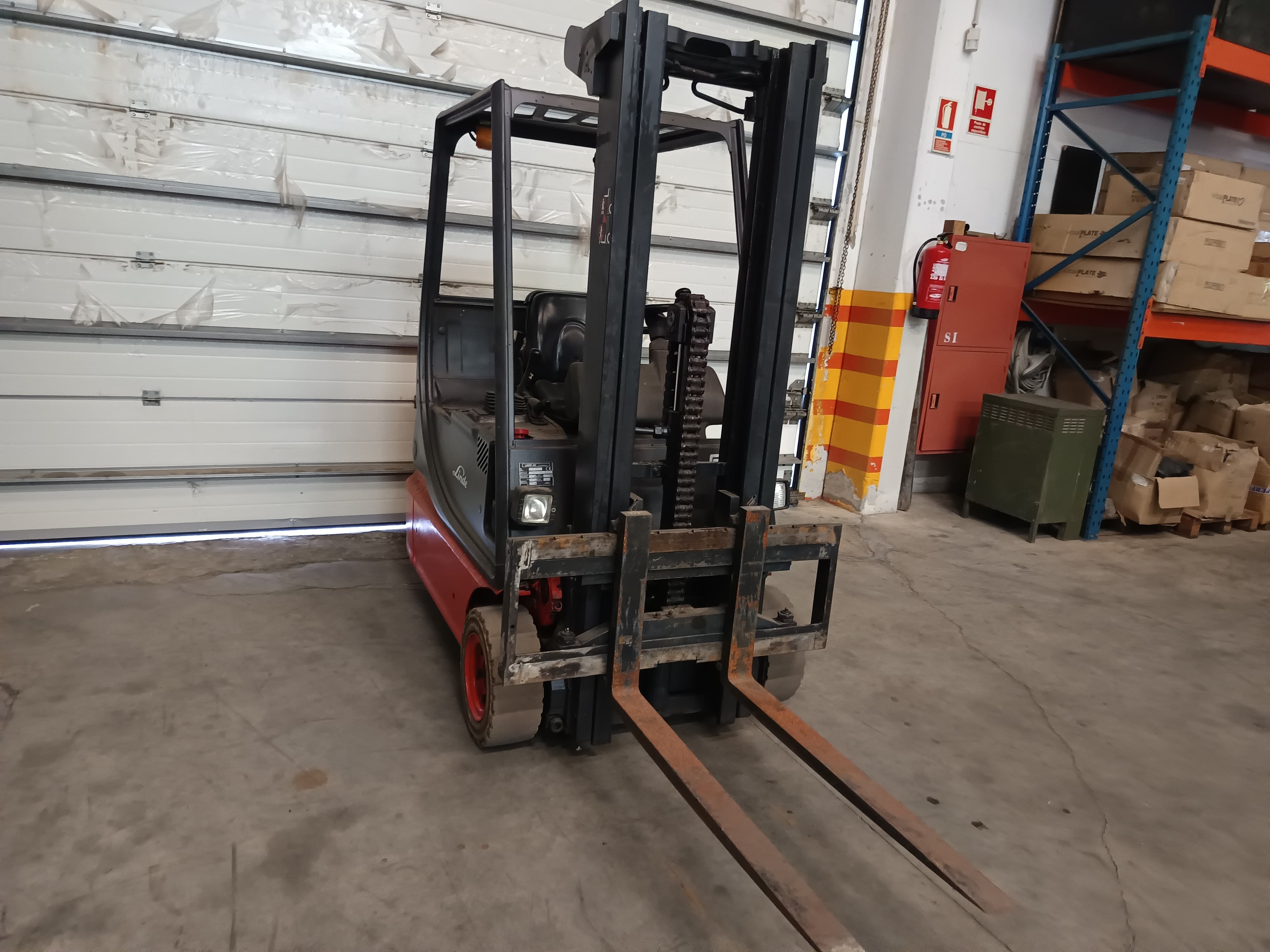 Linde Forklift — image 2