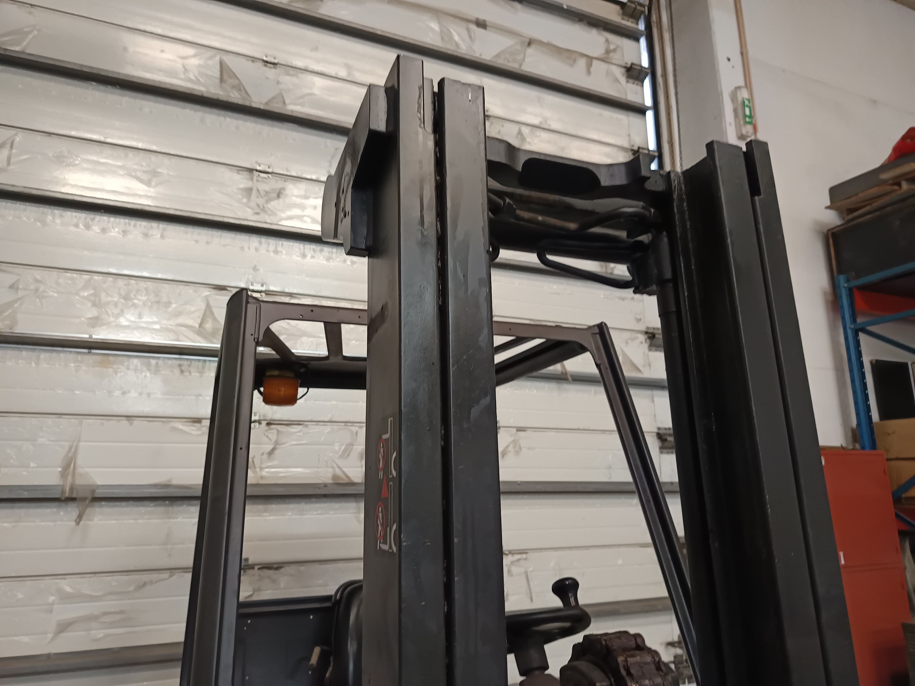 Linde Forklift — image 6