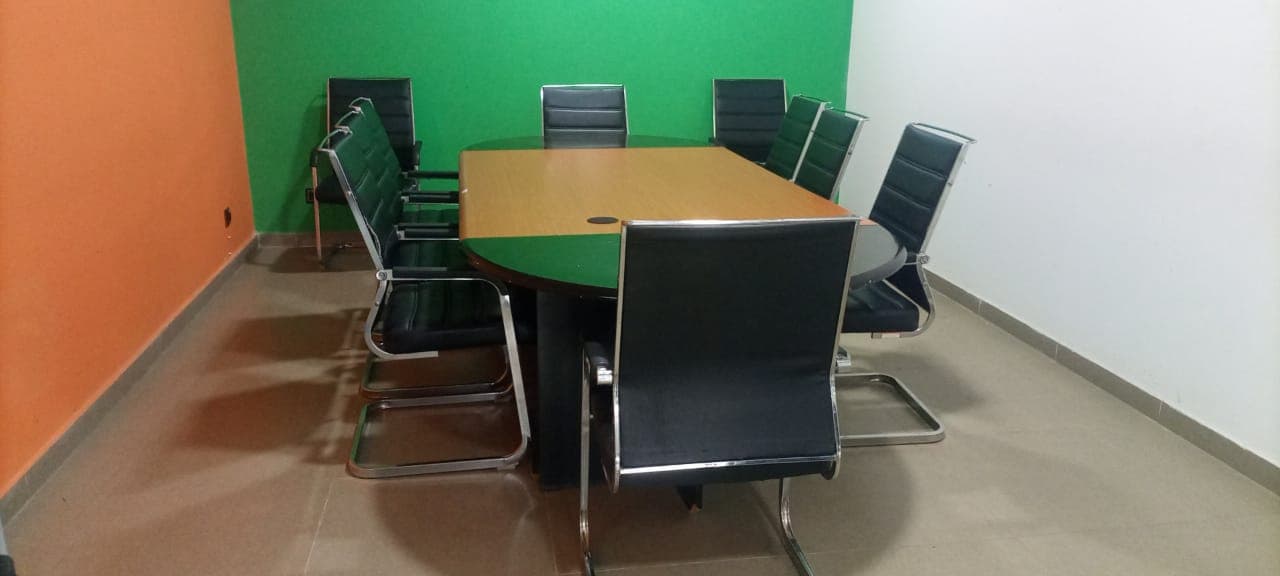 Office furniture — image 5