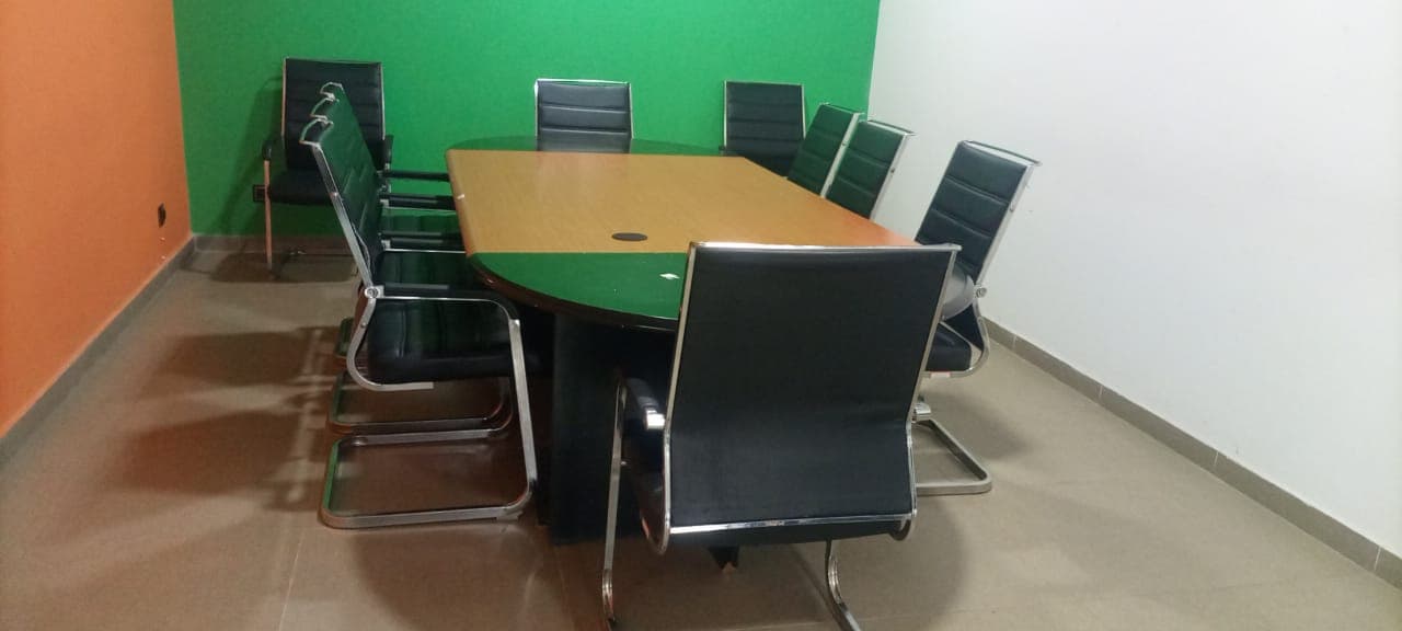Office furniture — image 3