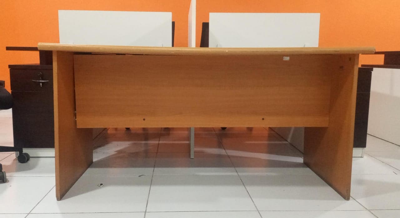 Secretária com gavetas — imagen 2