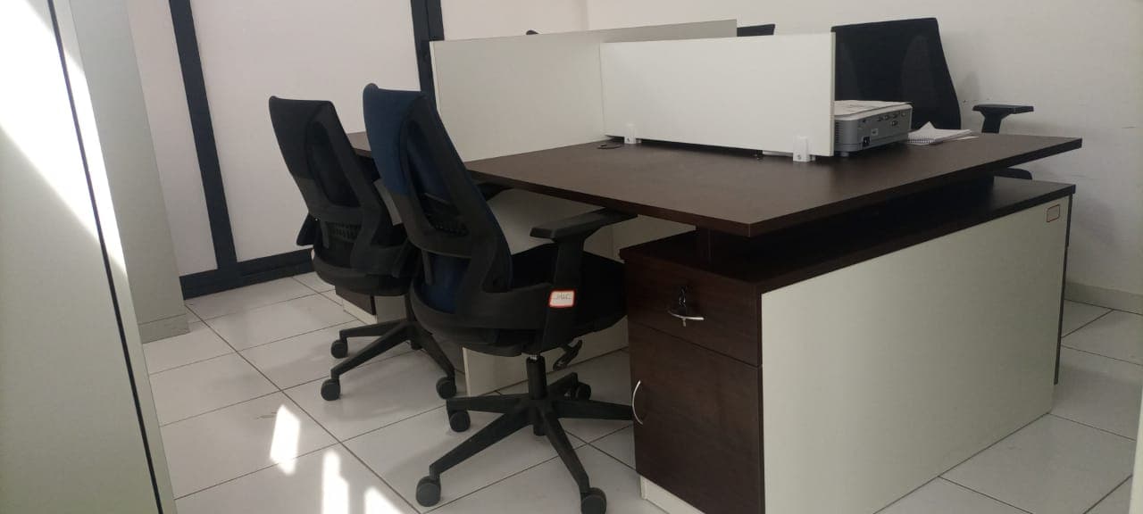 Ilha com quatro postos de trabalho — imagem 3
