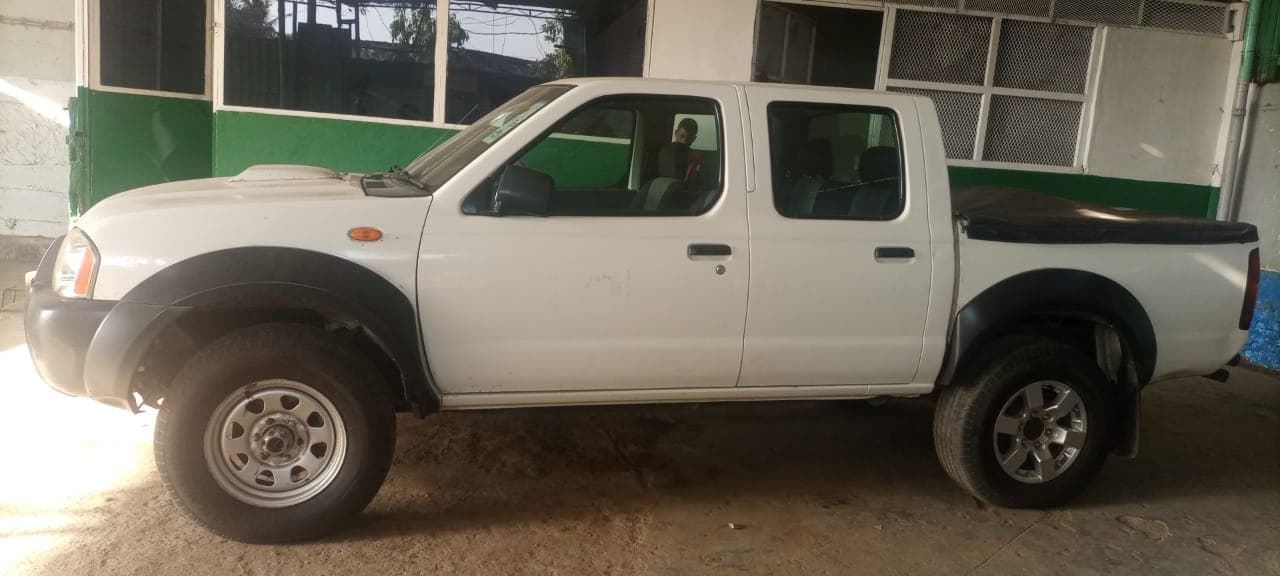 Nissan Hardbody — imagem 5