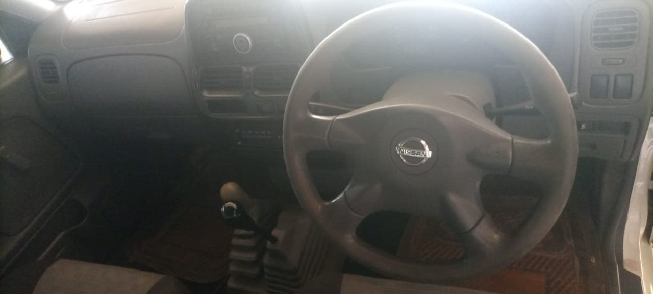 Nissan Hardbody — imagem 12