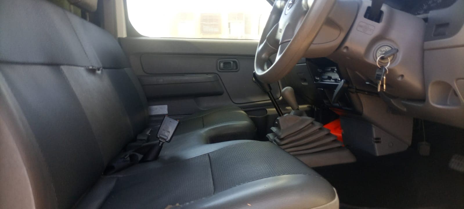 Nissan Hardbody — image 9