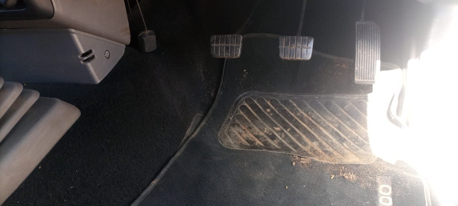 Nissan Hardbody — image 11