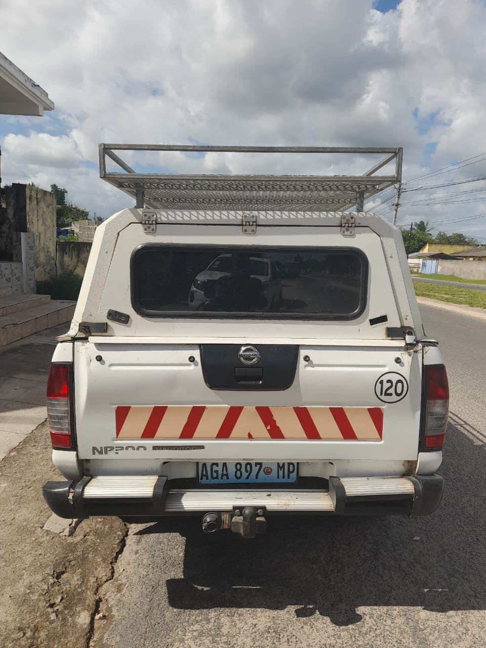 Nissan Hardbody — image 3
