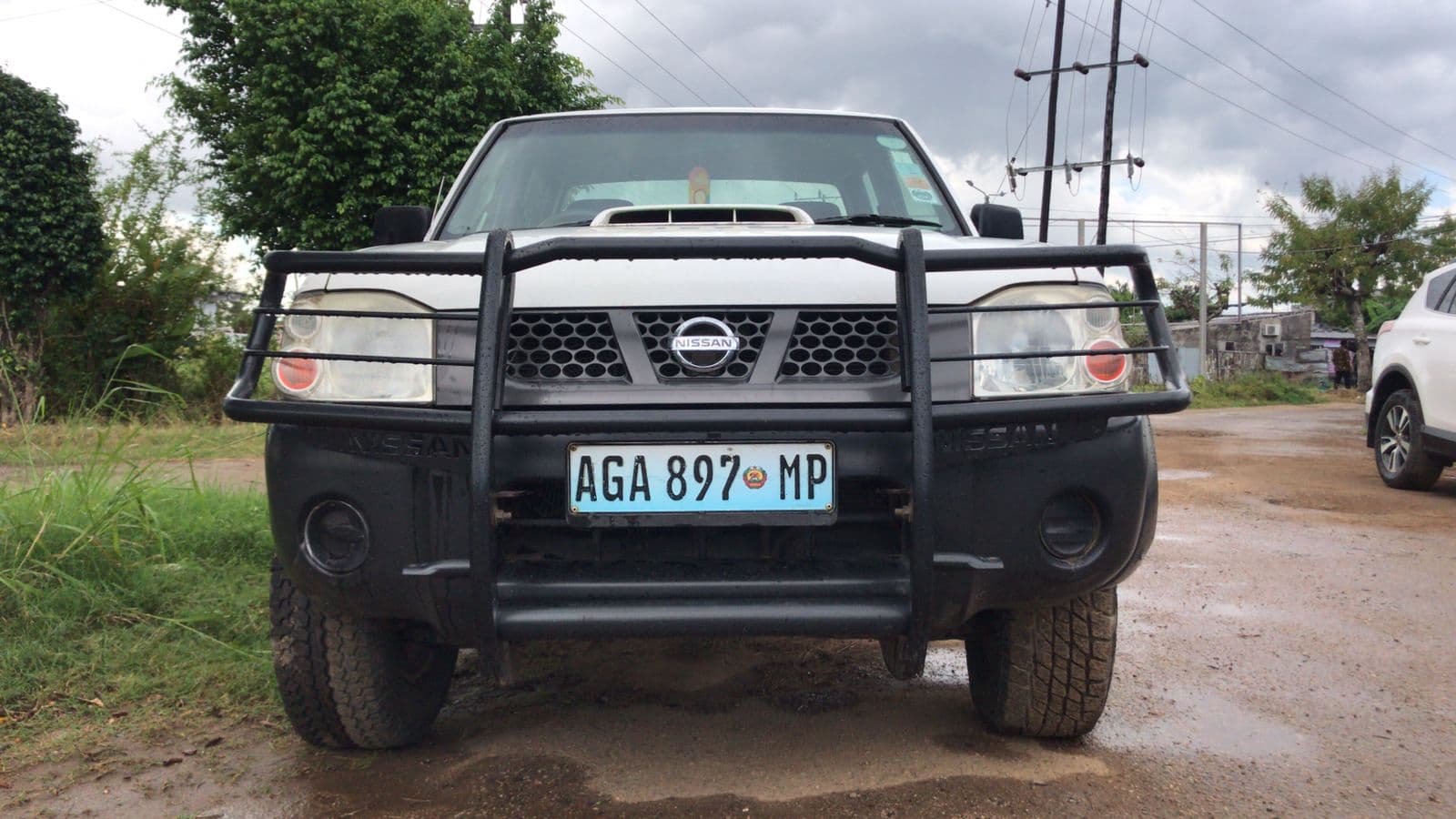 Nissan Hardbody — image 5