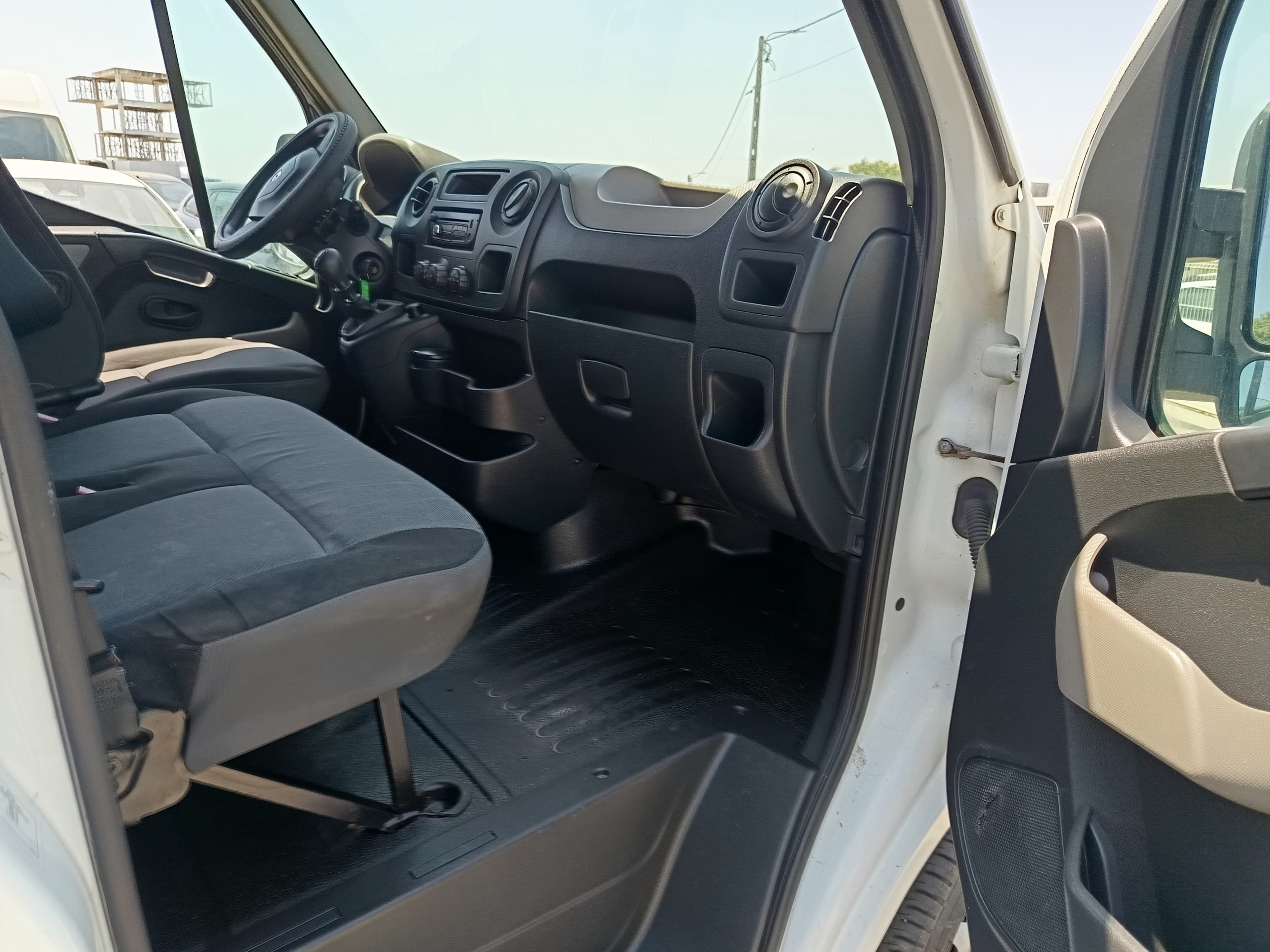 Renault Master · Ano 2014 — imagem 23