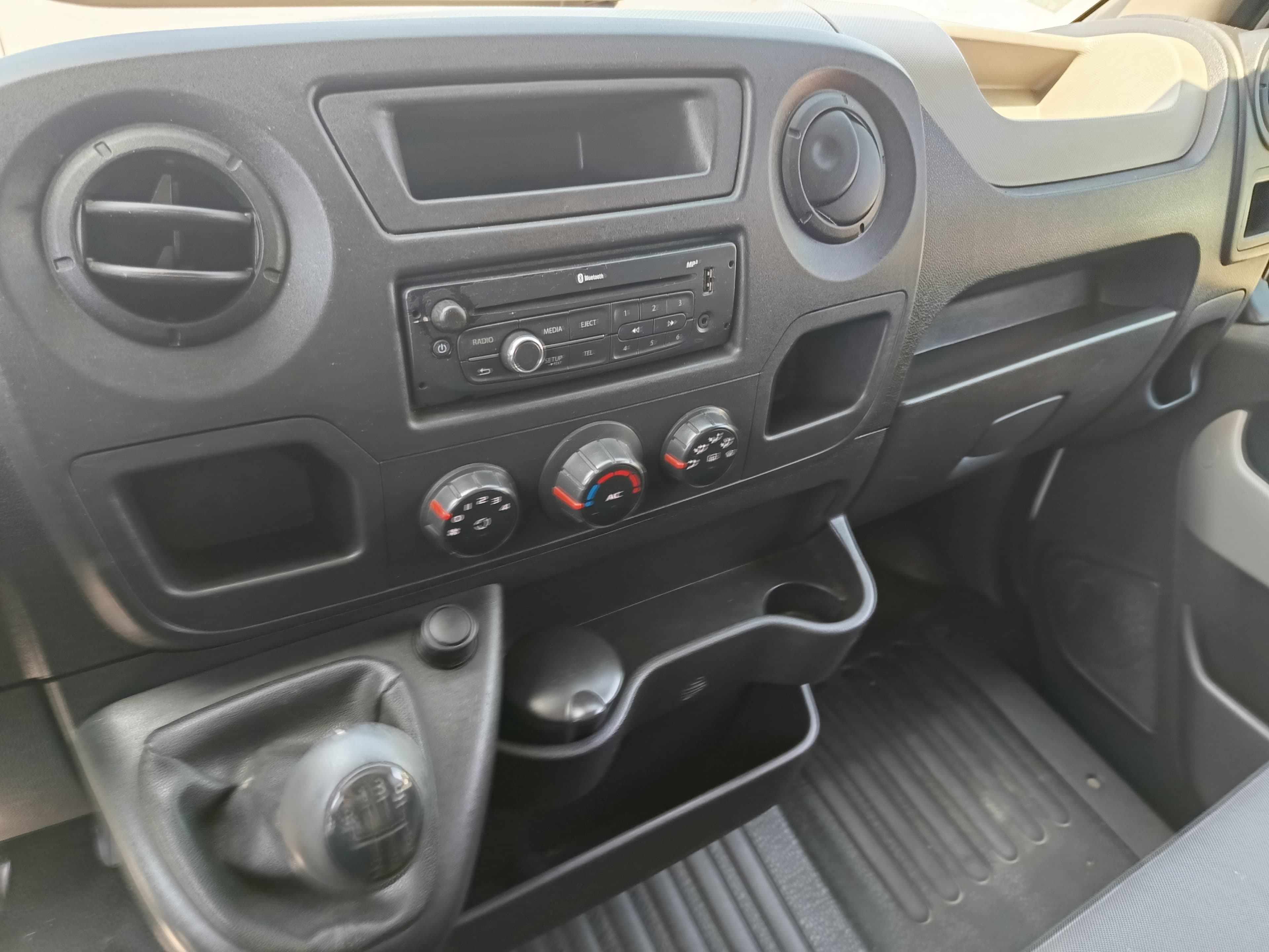 Renault Master · Ano 2014 — imagem 31