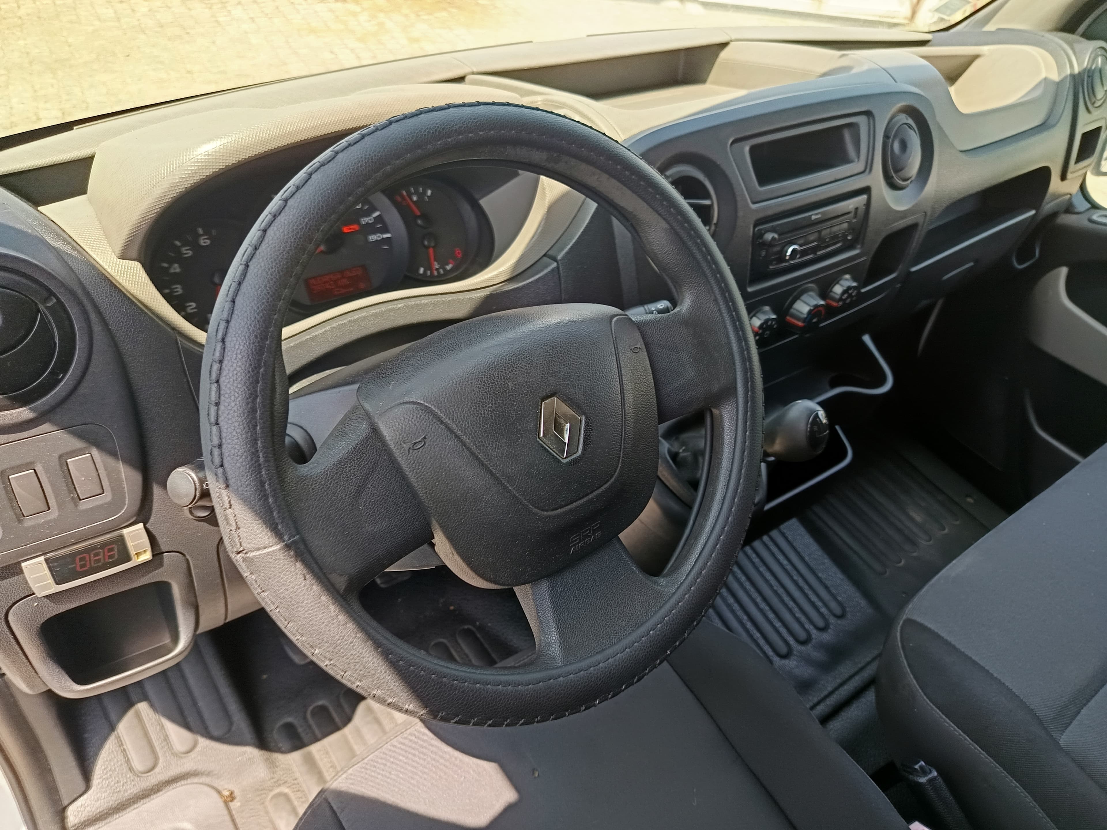 Renault Master · Ano 2014 — imagem 30